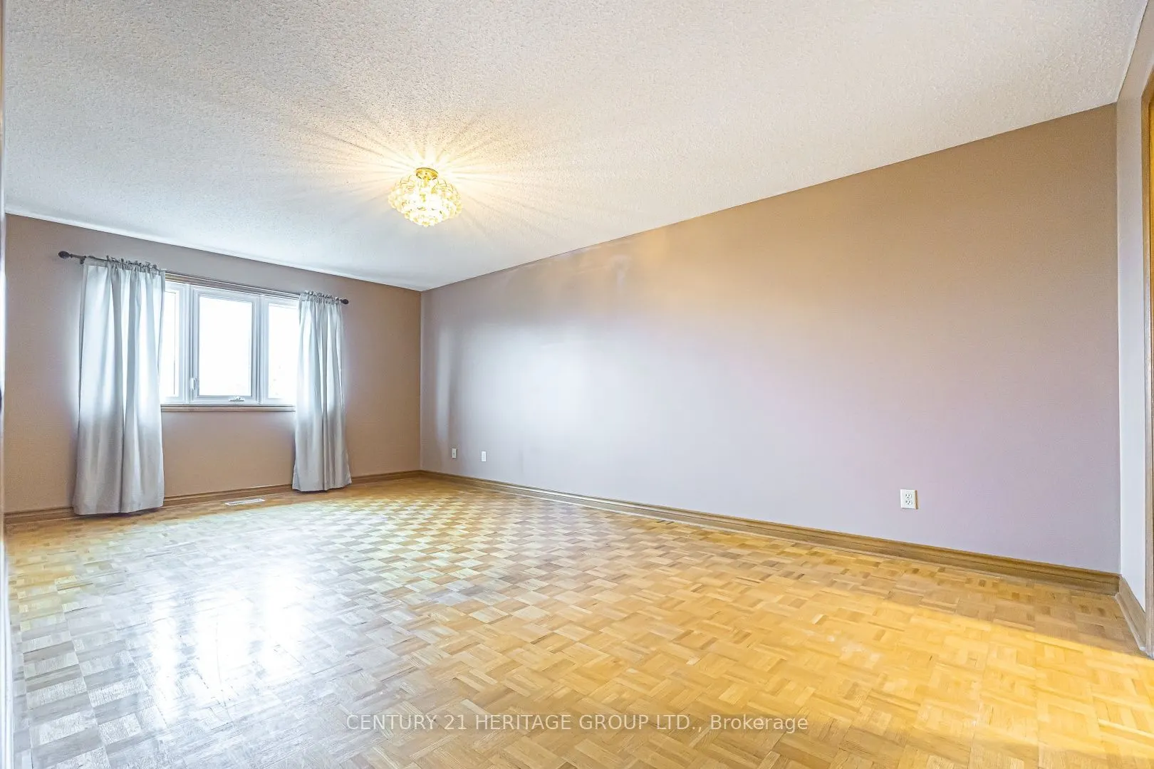 100 Adrianno Crescent