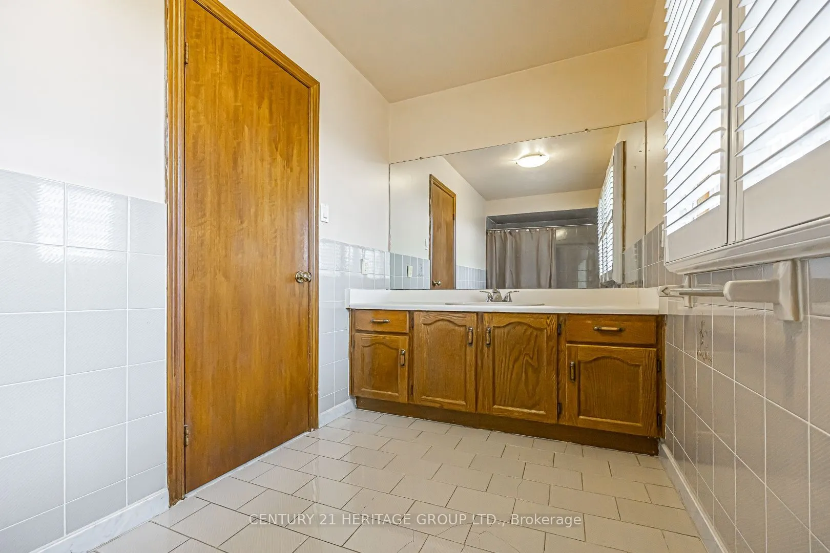 100 Adrianno Crescent