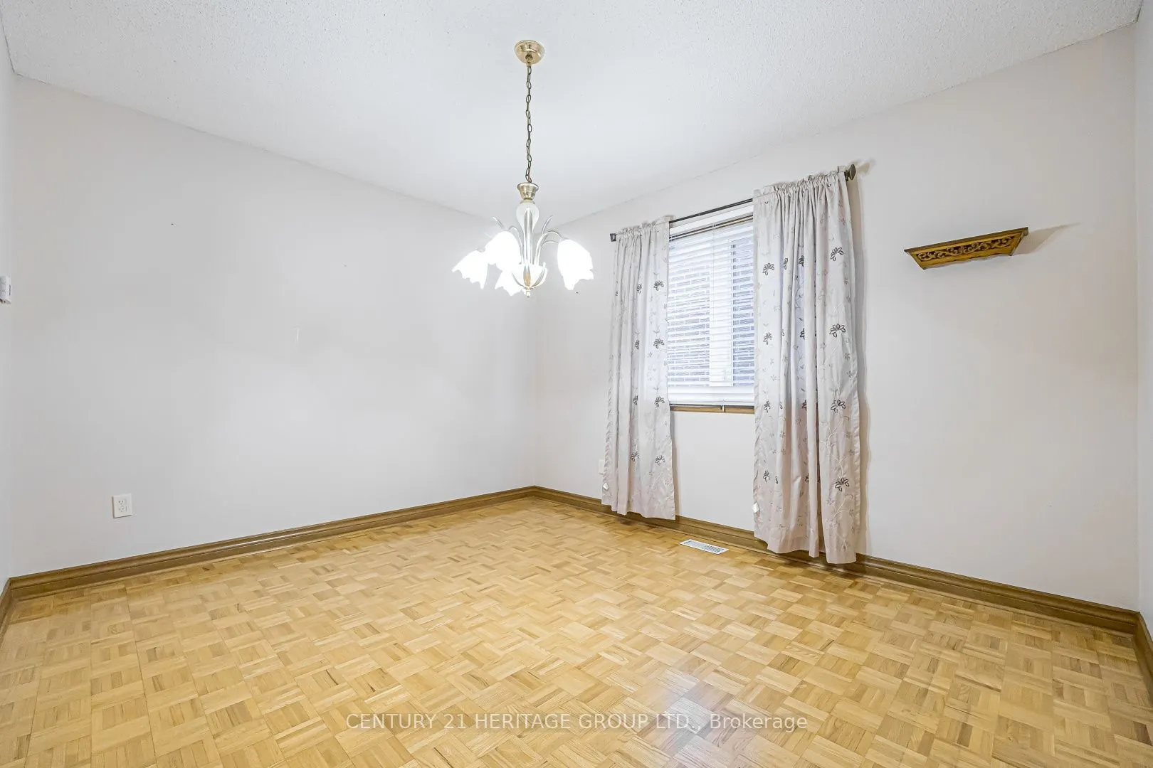 100 Adrianno Crescent