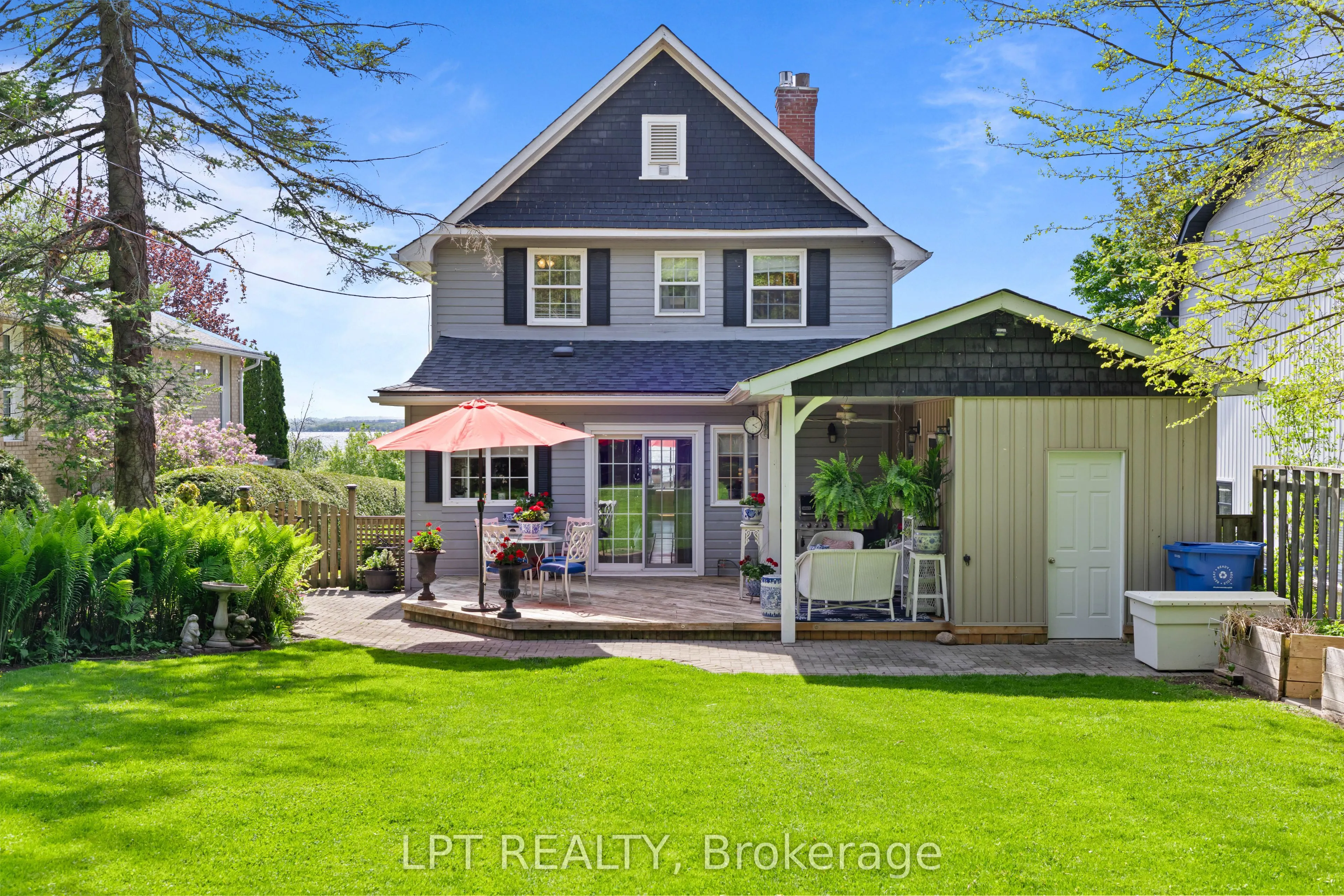 145 Lake Drive N