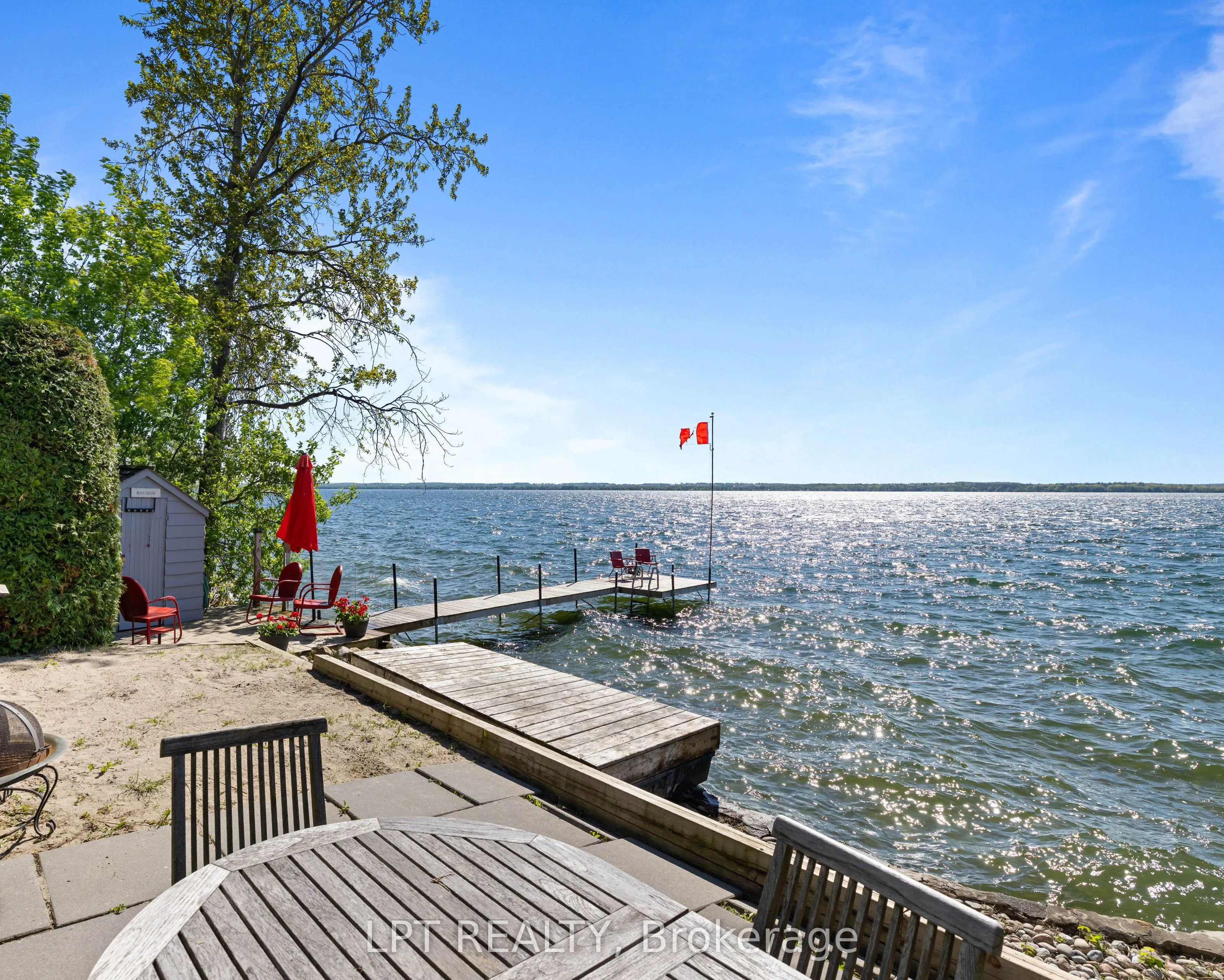 145 Lake Drive N