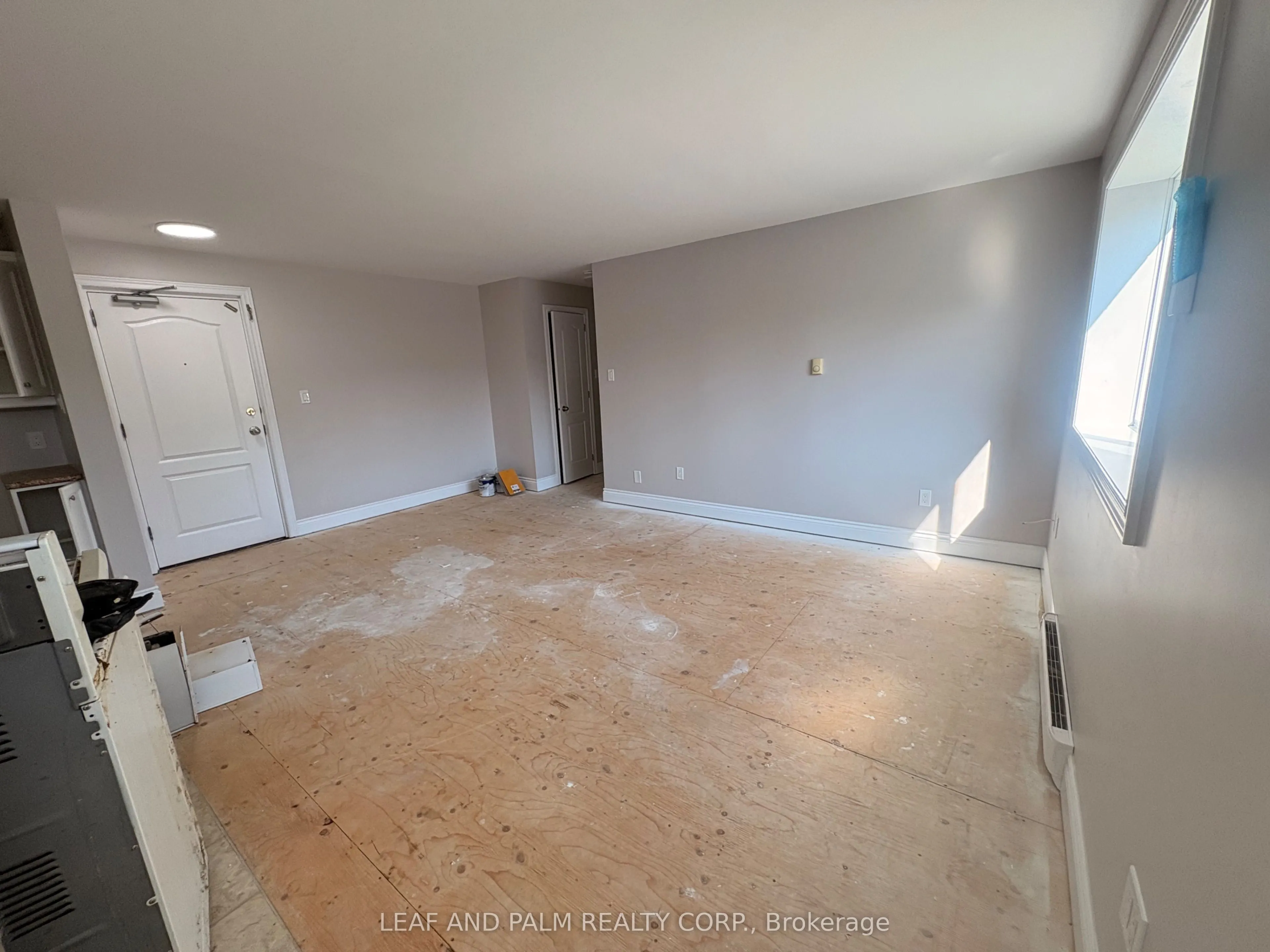 31 Huron Heights Drive #8