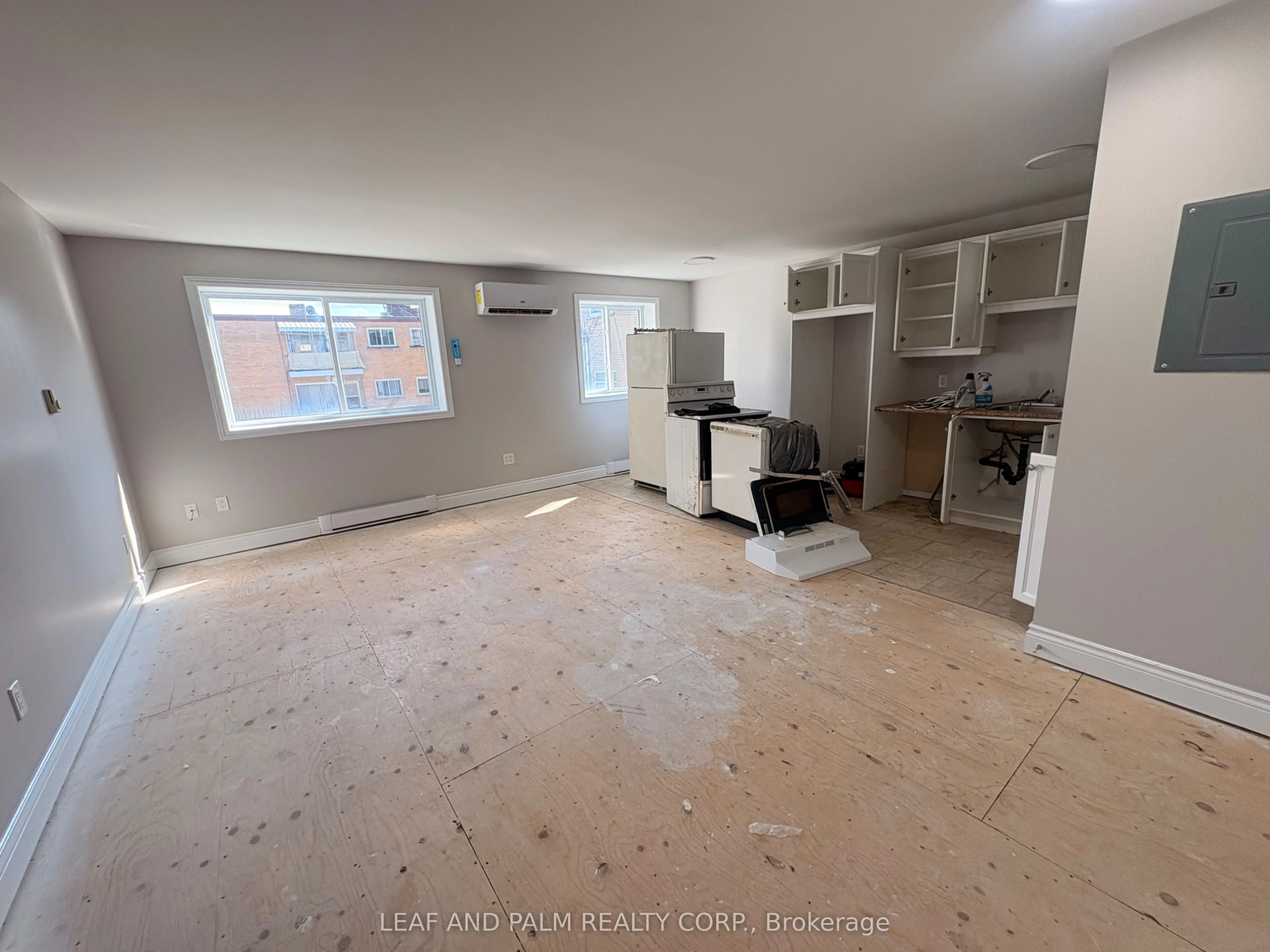 31 Huron Heights Drive #8