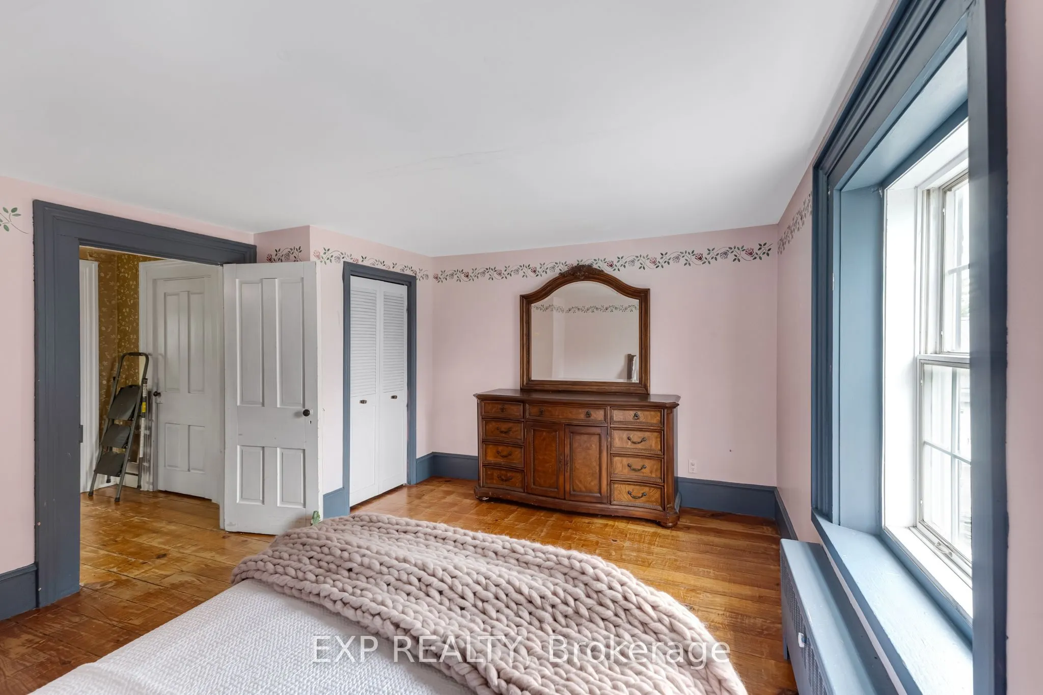 18611 Leslie Street