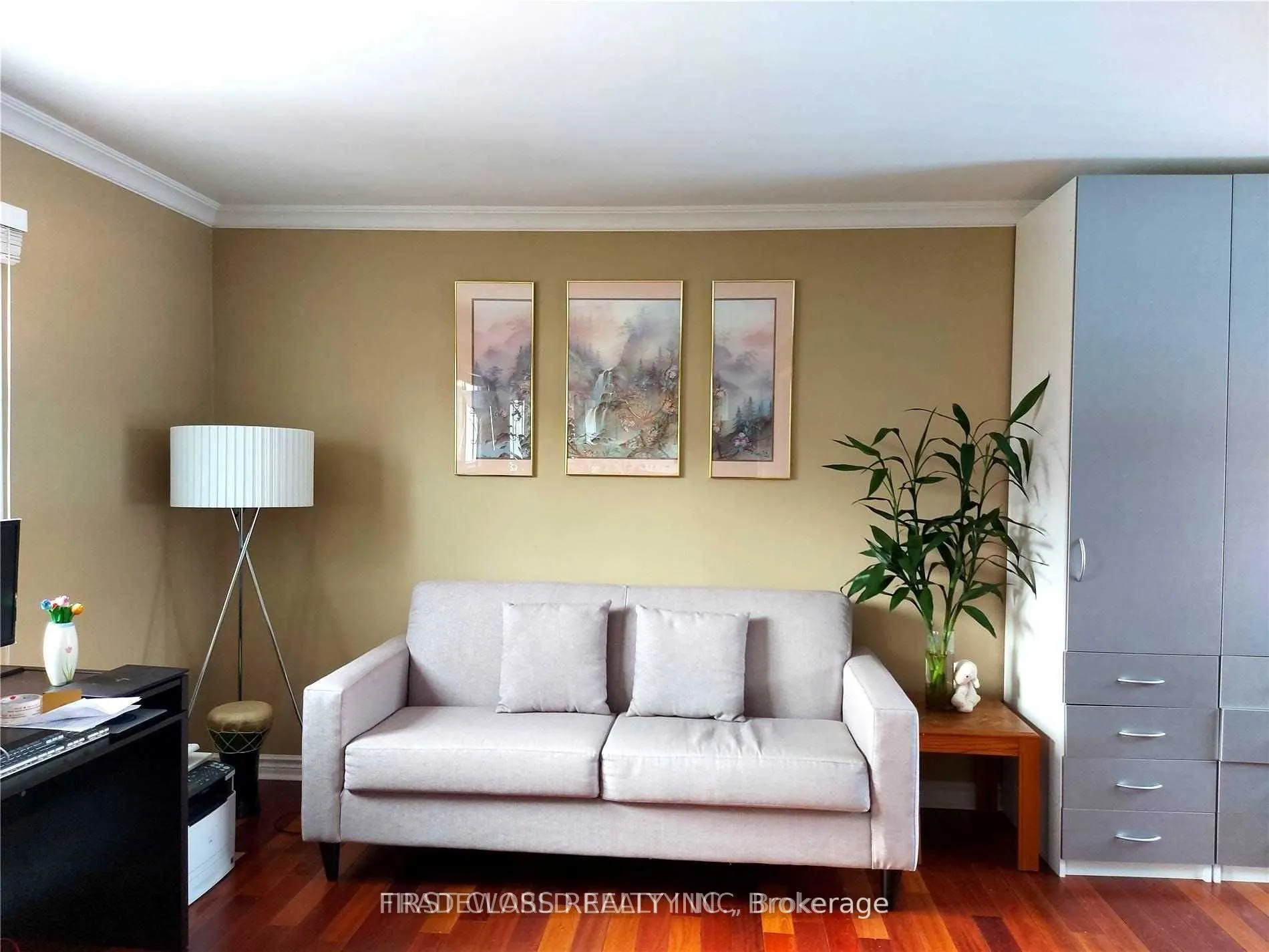 880 Leslie Valley Drive ##1