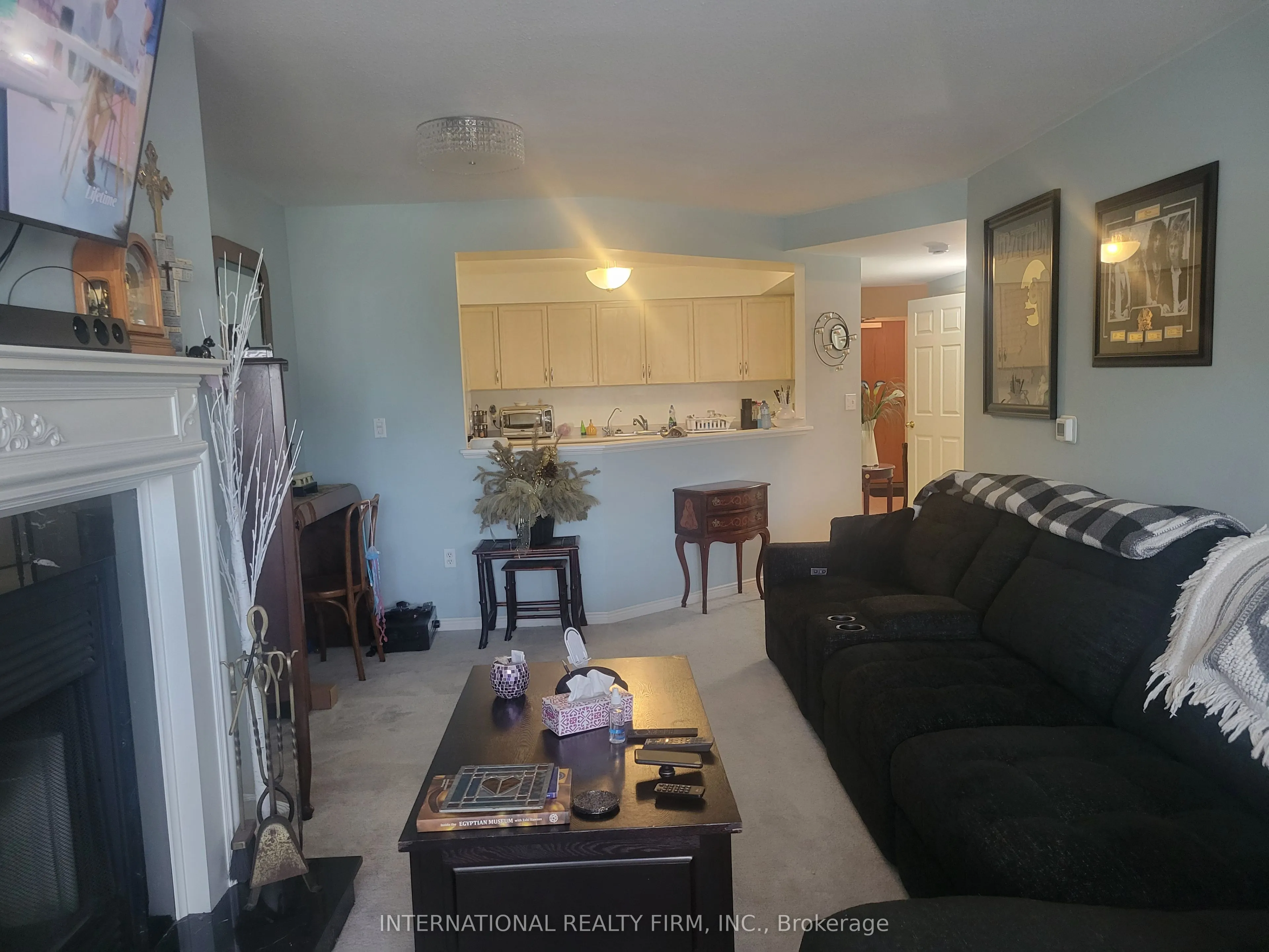 85 Wellington Street W #310