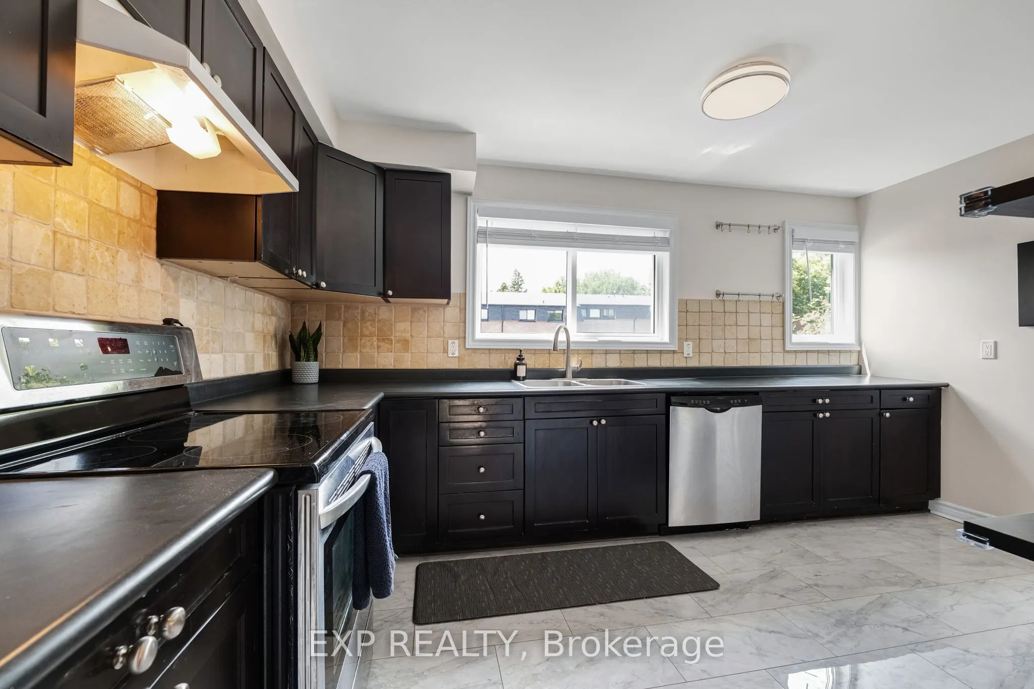6 Poplar Crescent #31