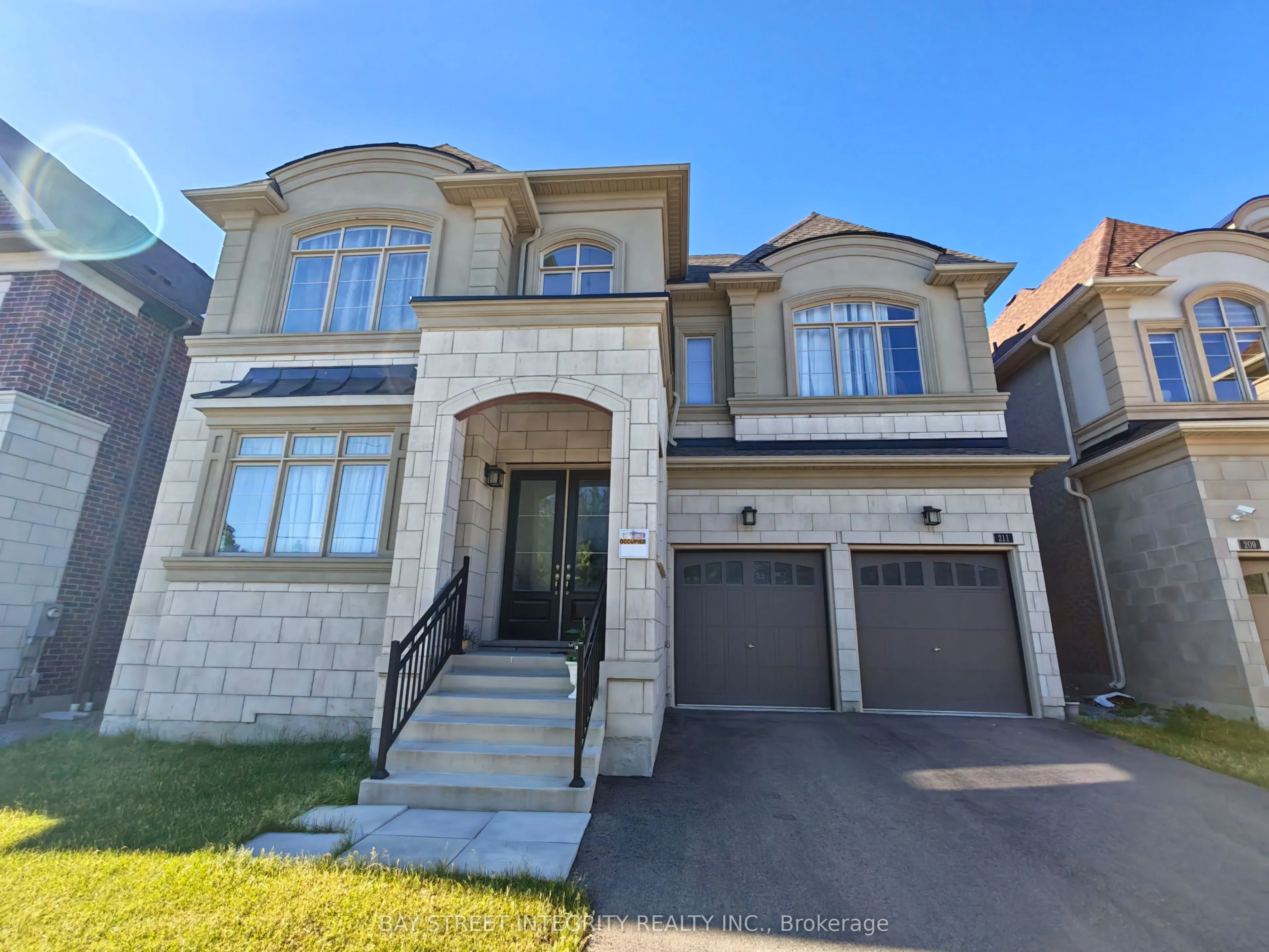 211 Hillsview Drive