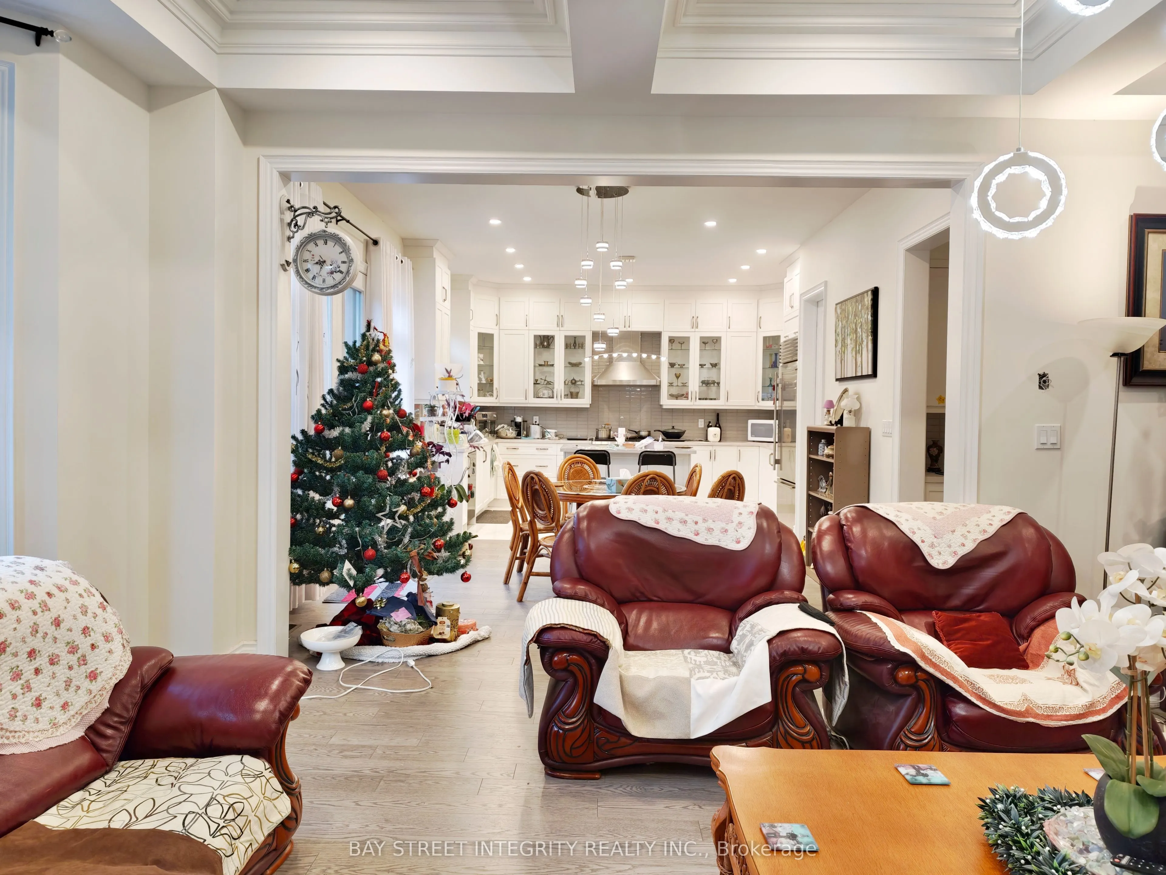 211 Hillsview Drive