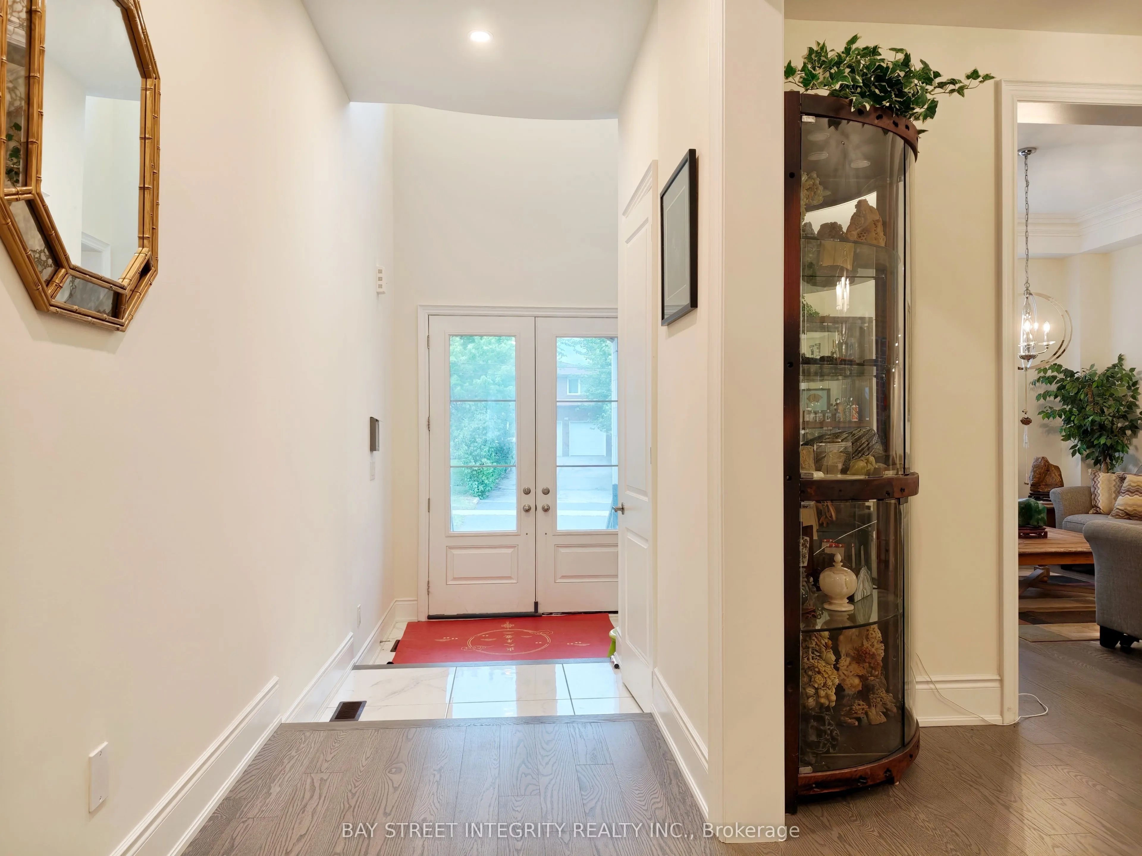 211 Hillsview Drive
