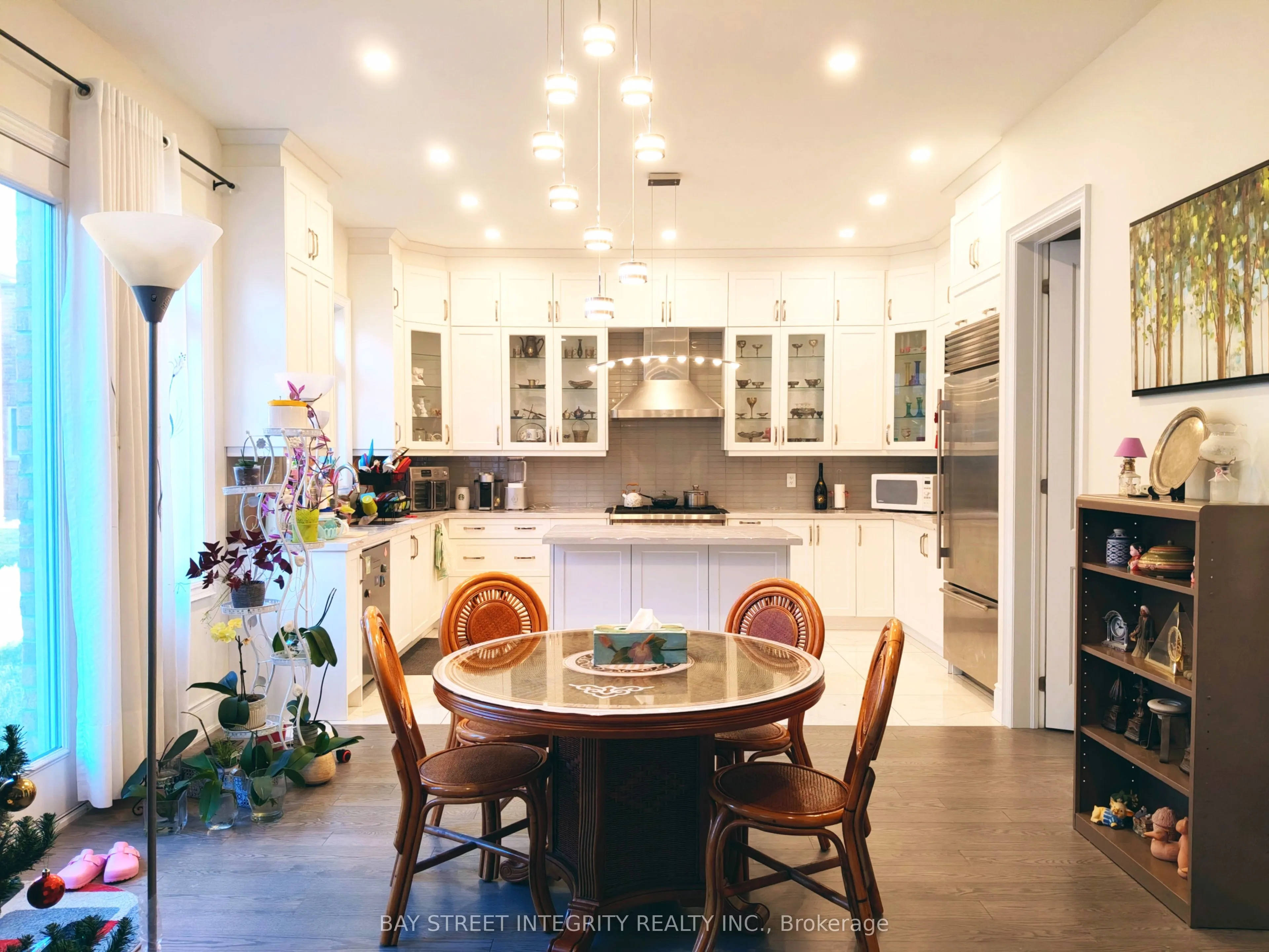 211 Hillsview Drive