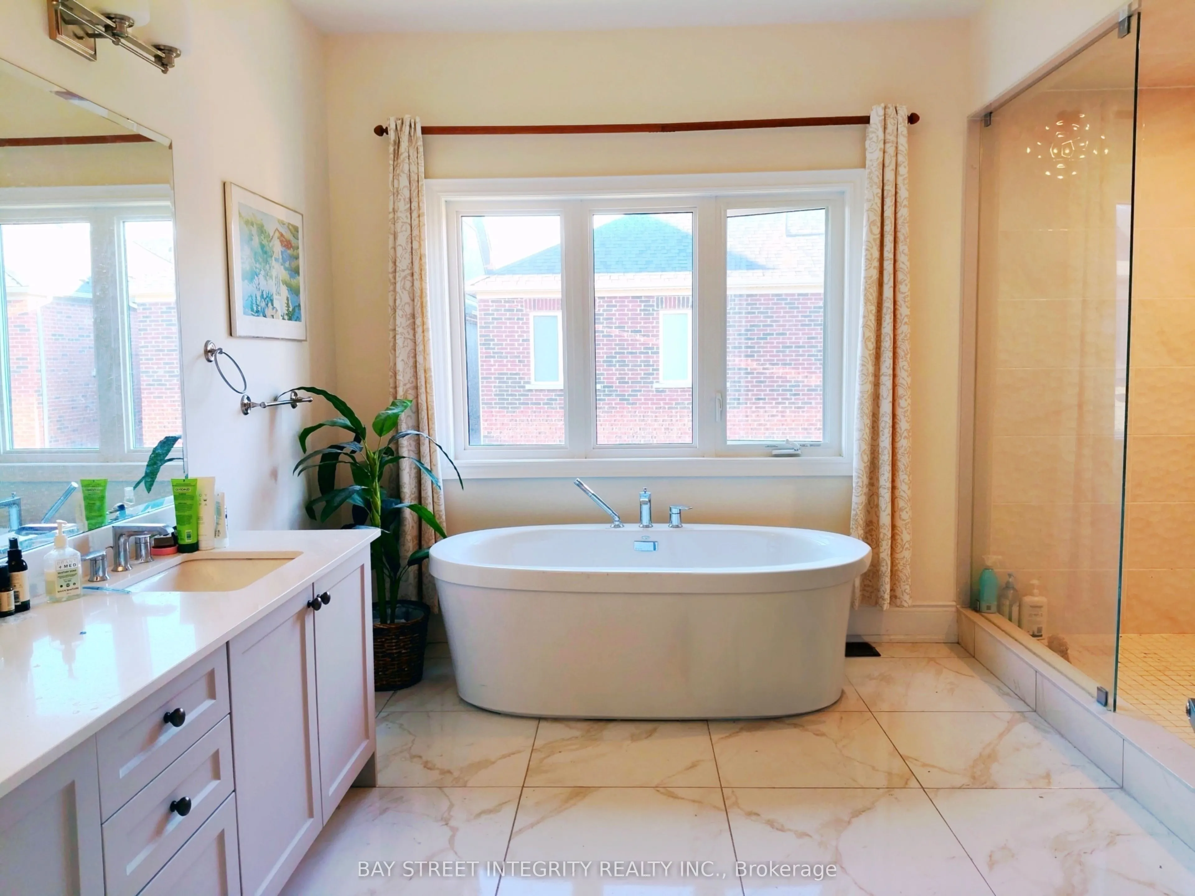 211 Hillsview Drive