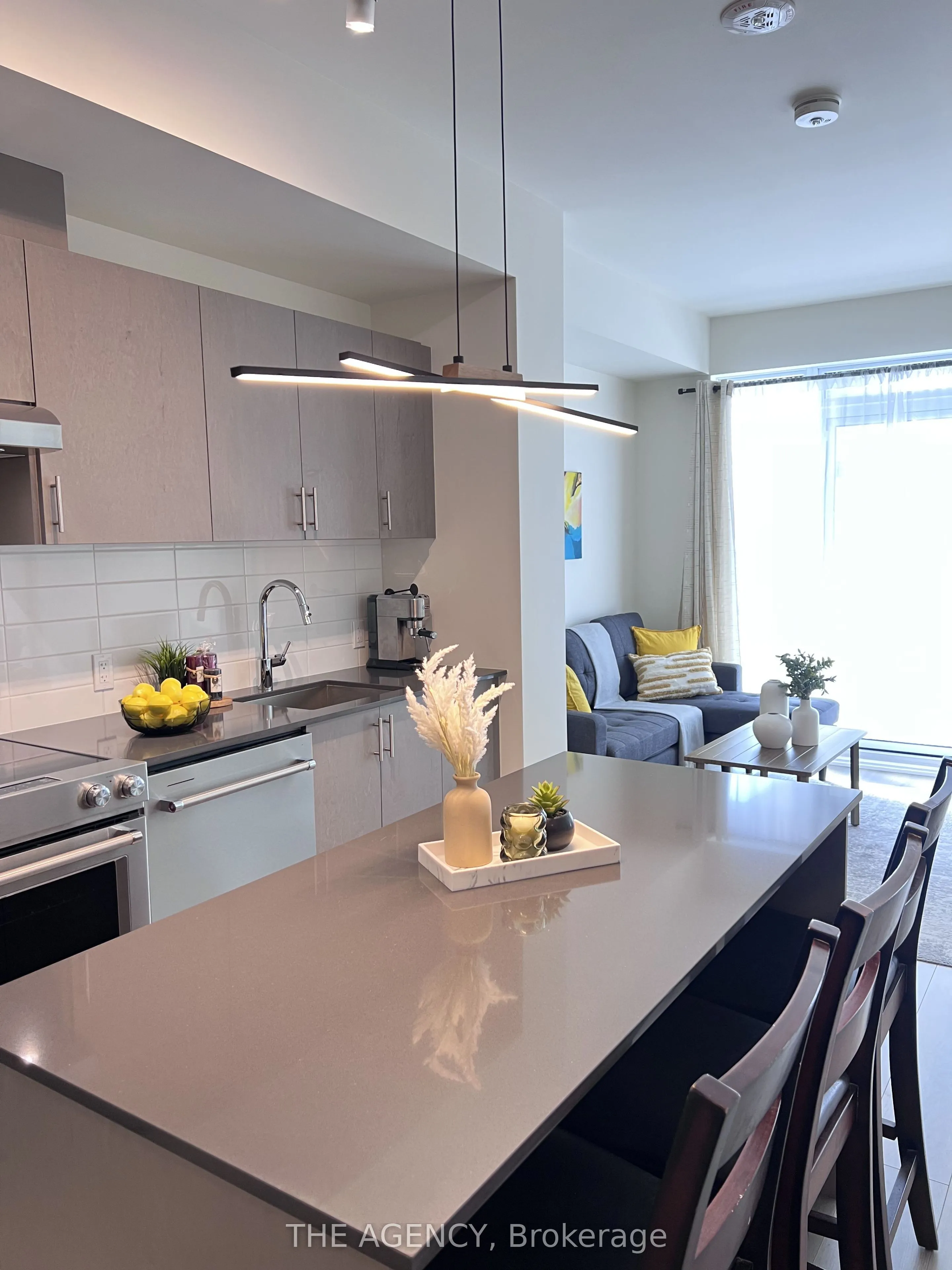 8960 Jane Street E #1402