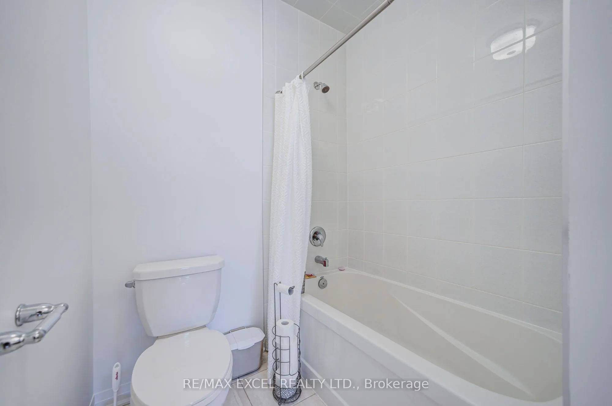 2 Adam Sellers Street #103
