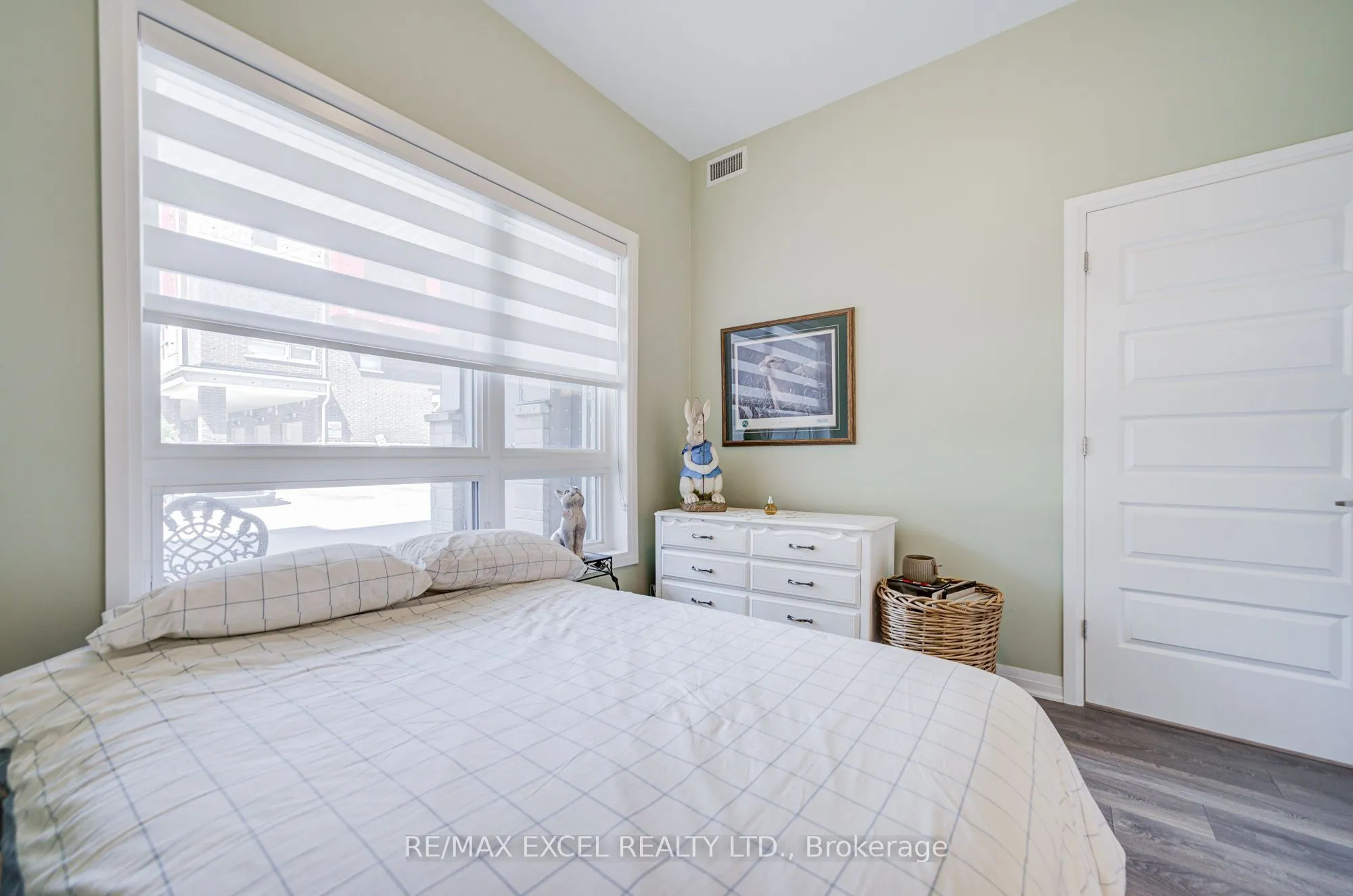 2 Adam Sellers Street #103