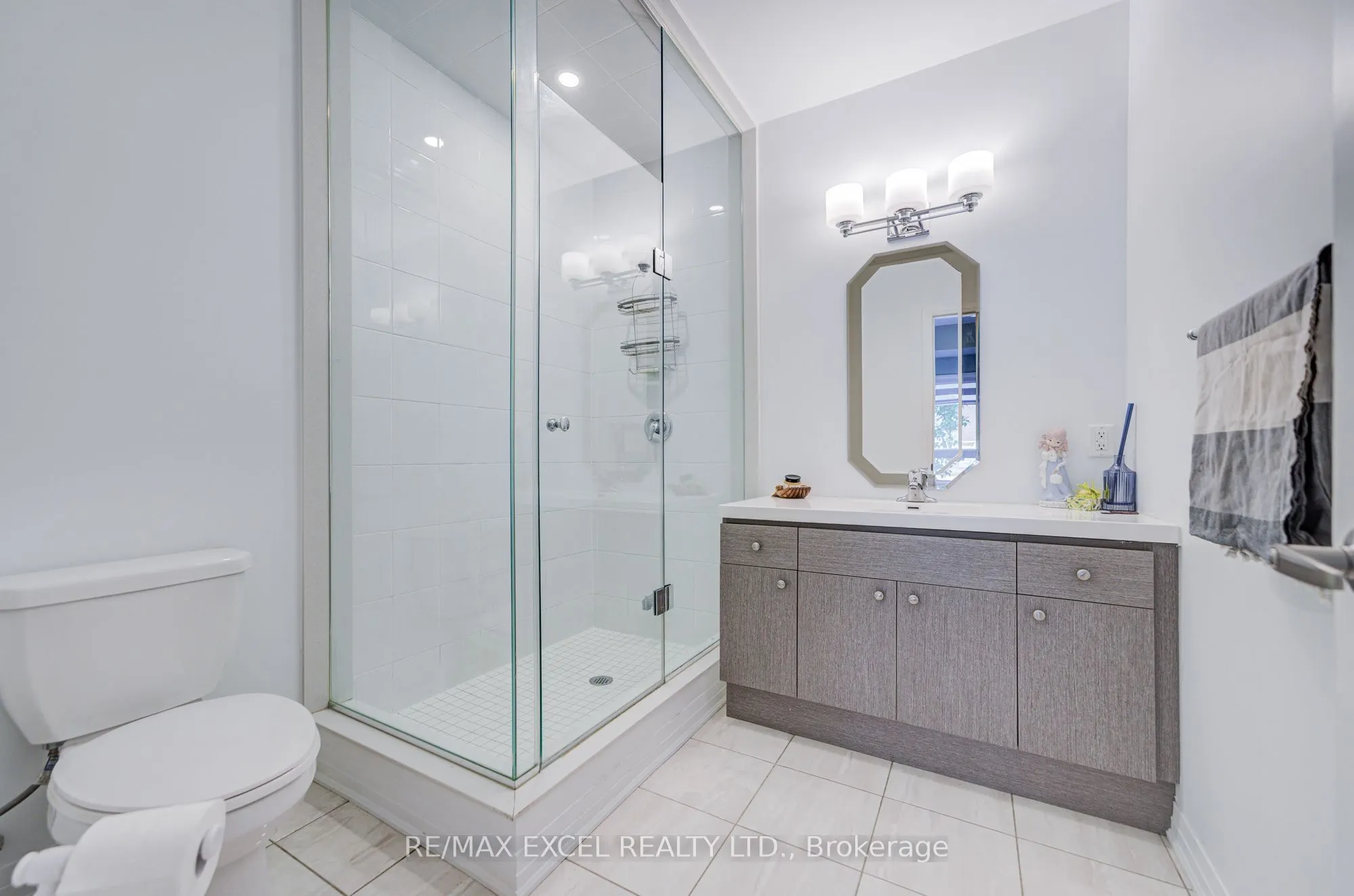 2 Adam Sellers Street #103