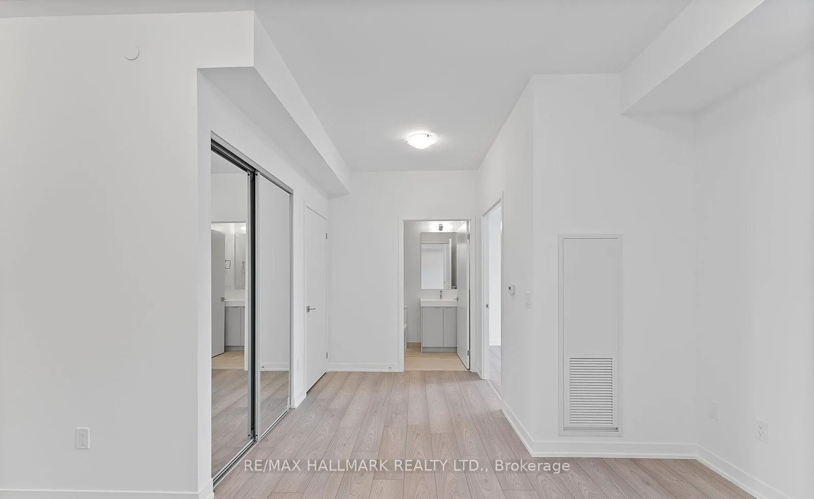 10 Abeja Street #1719