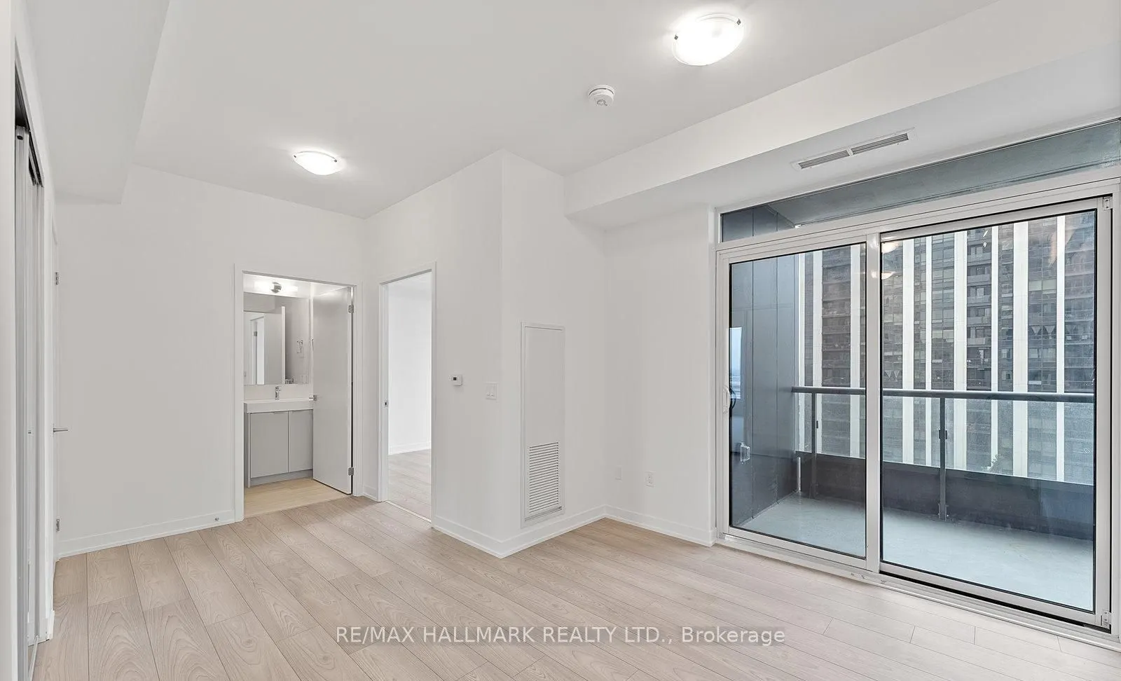 10 Abeja Street #1719