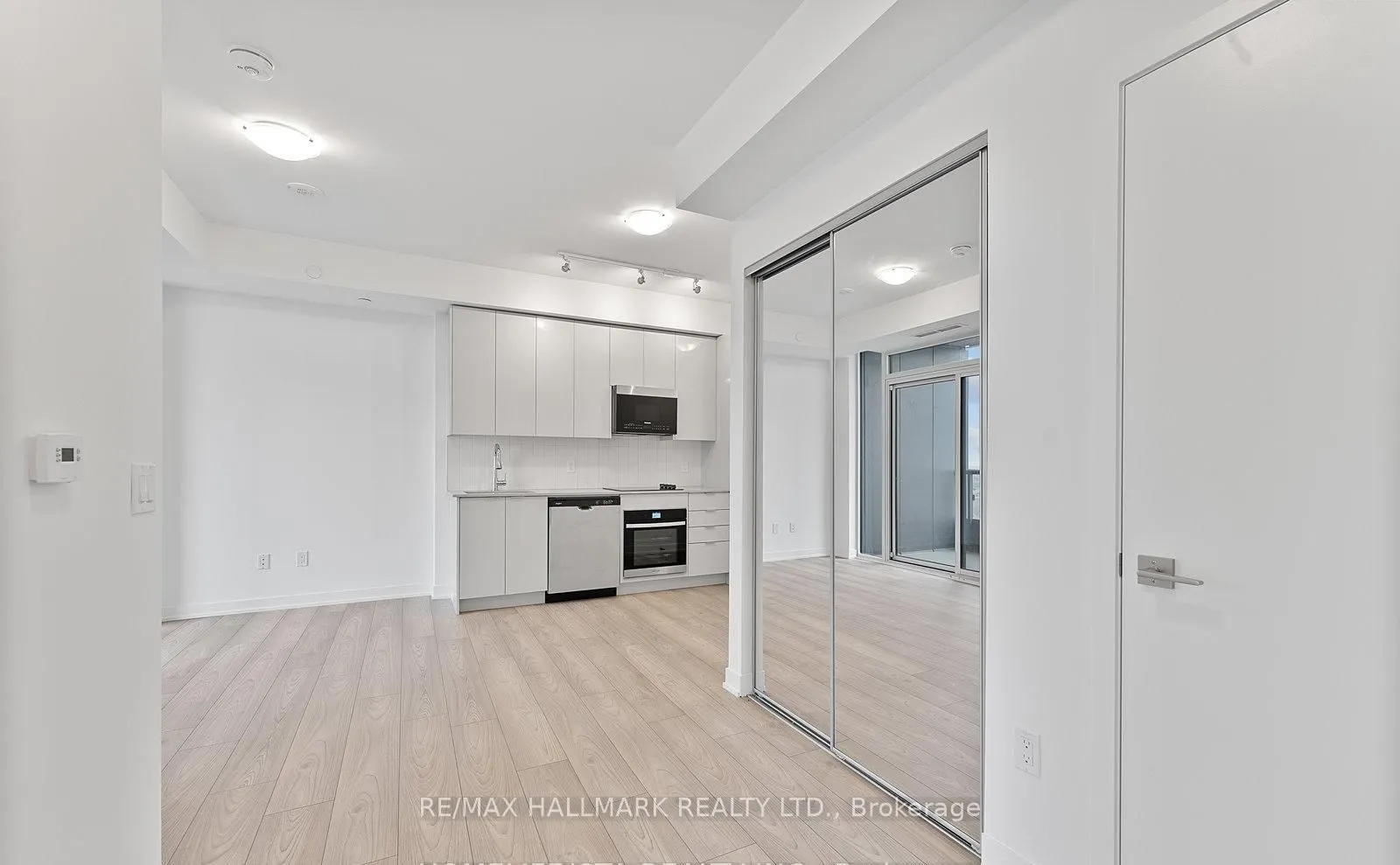 10 Abeja Street #1719