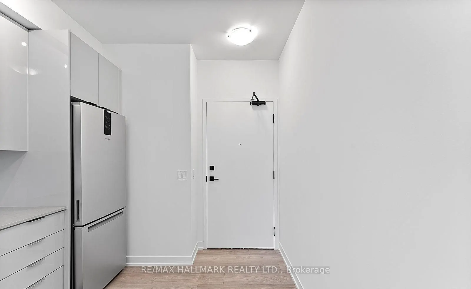 10 Abeja Street #1719
