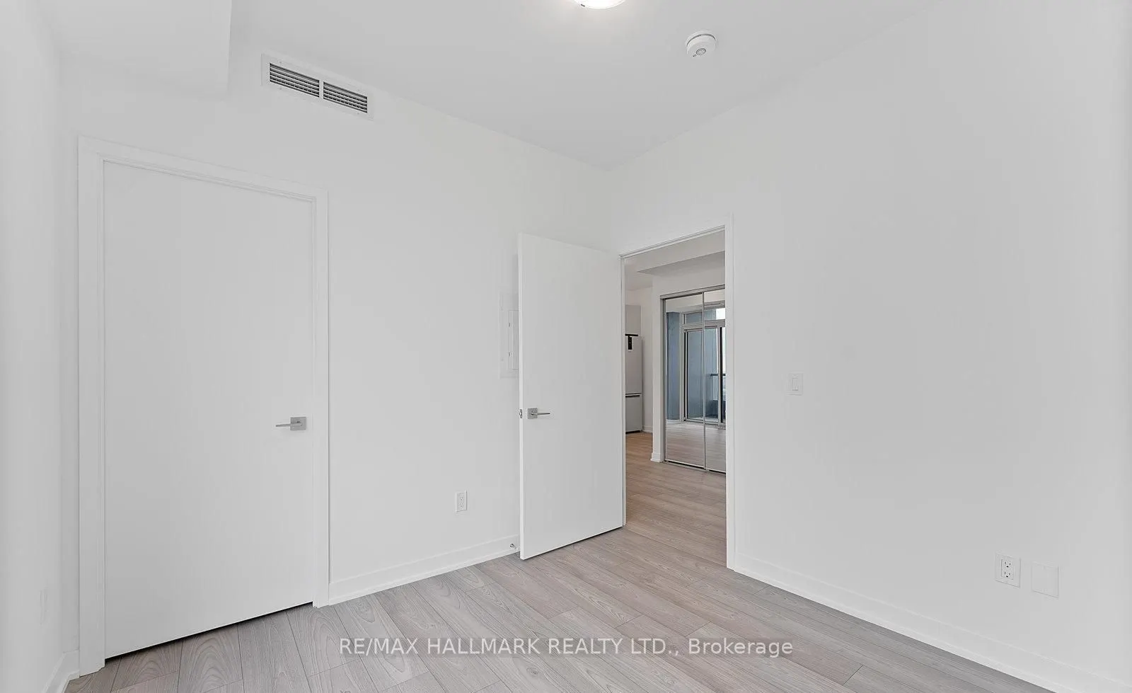 10 Abeja Street #1719