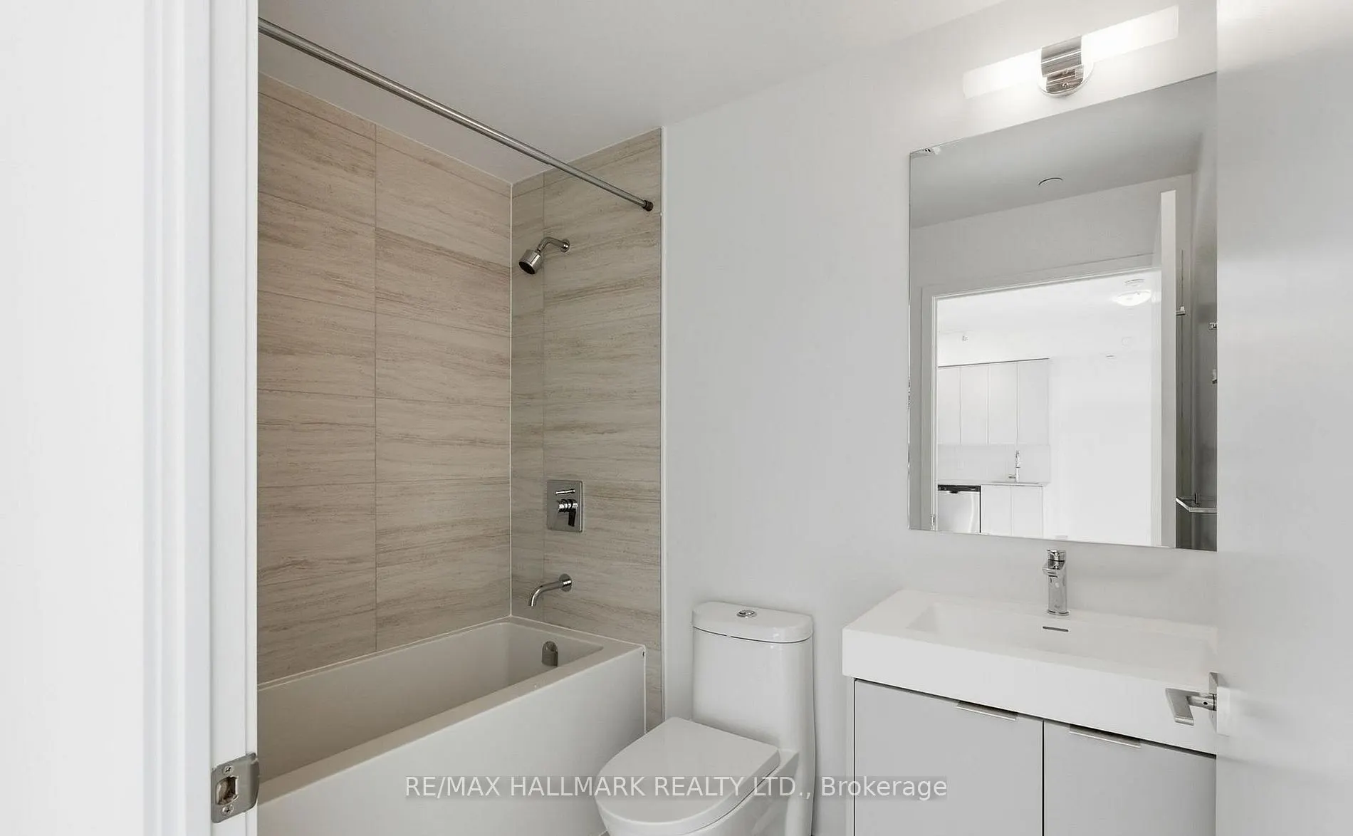 10 Abeja Street #1719
