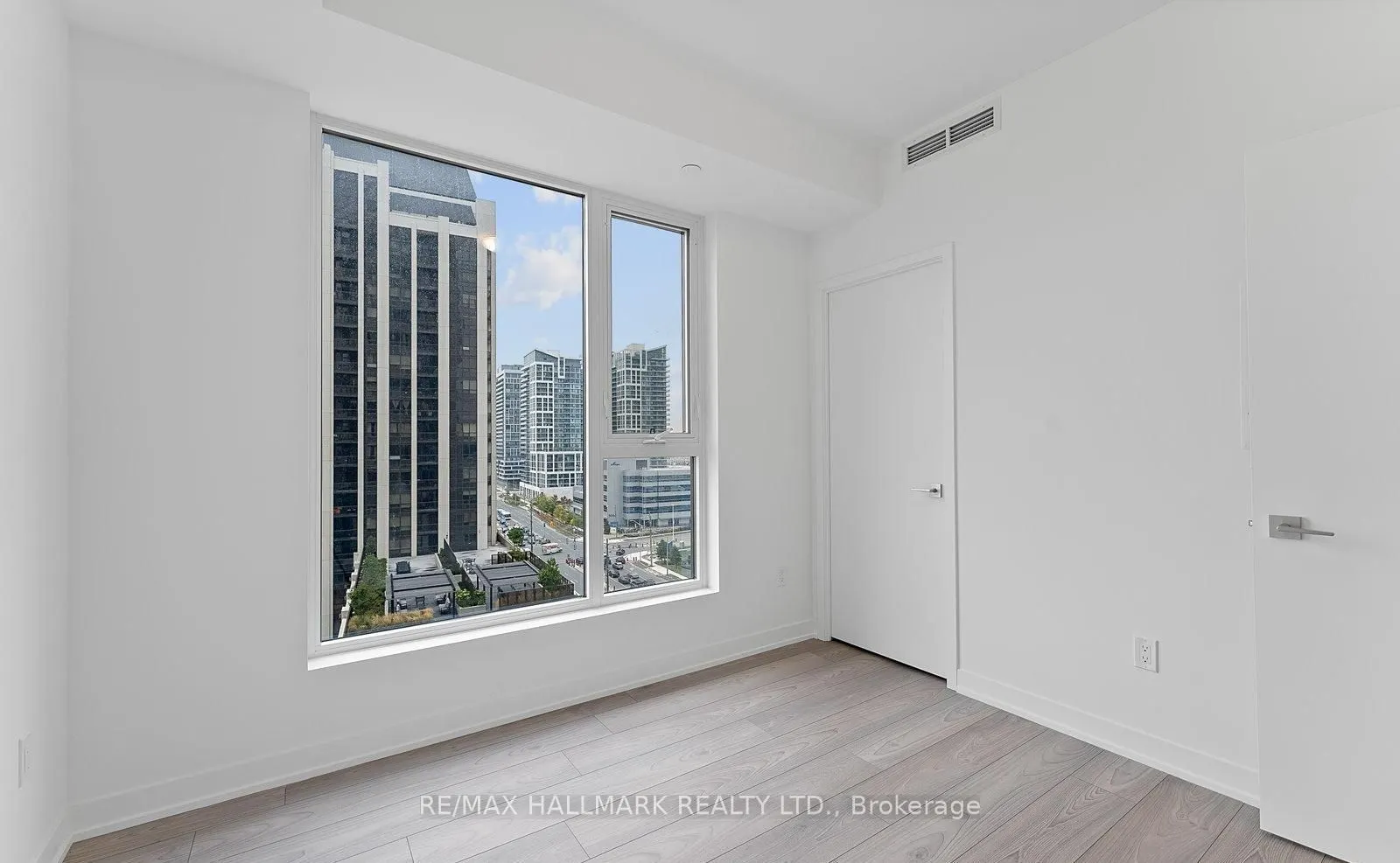 10 Abeja Street #1719