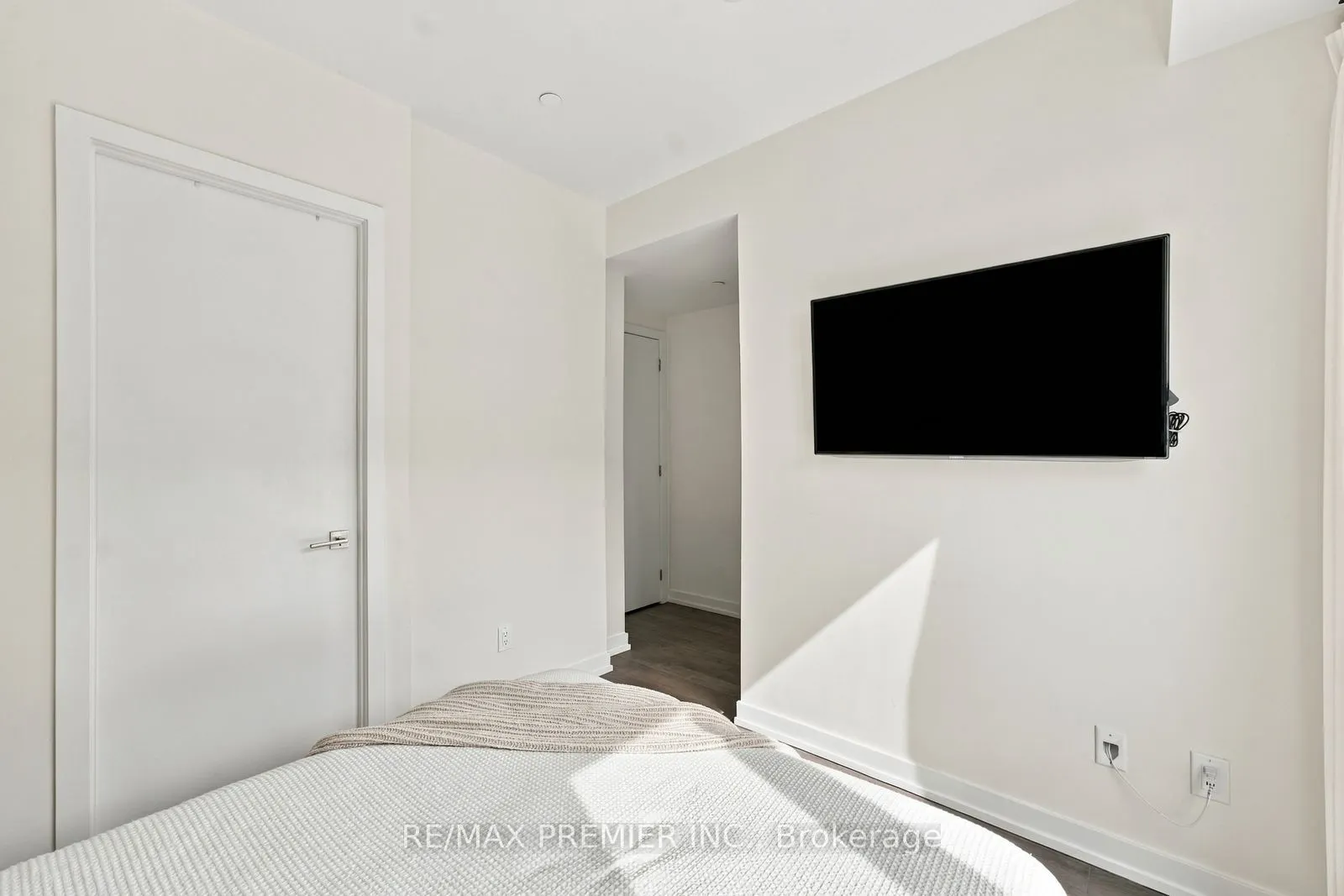8 Walder Lane #102
