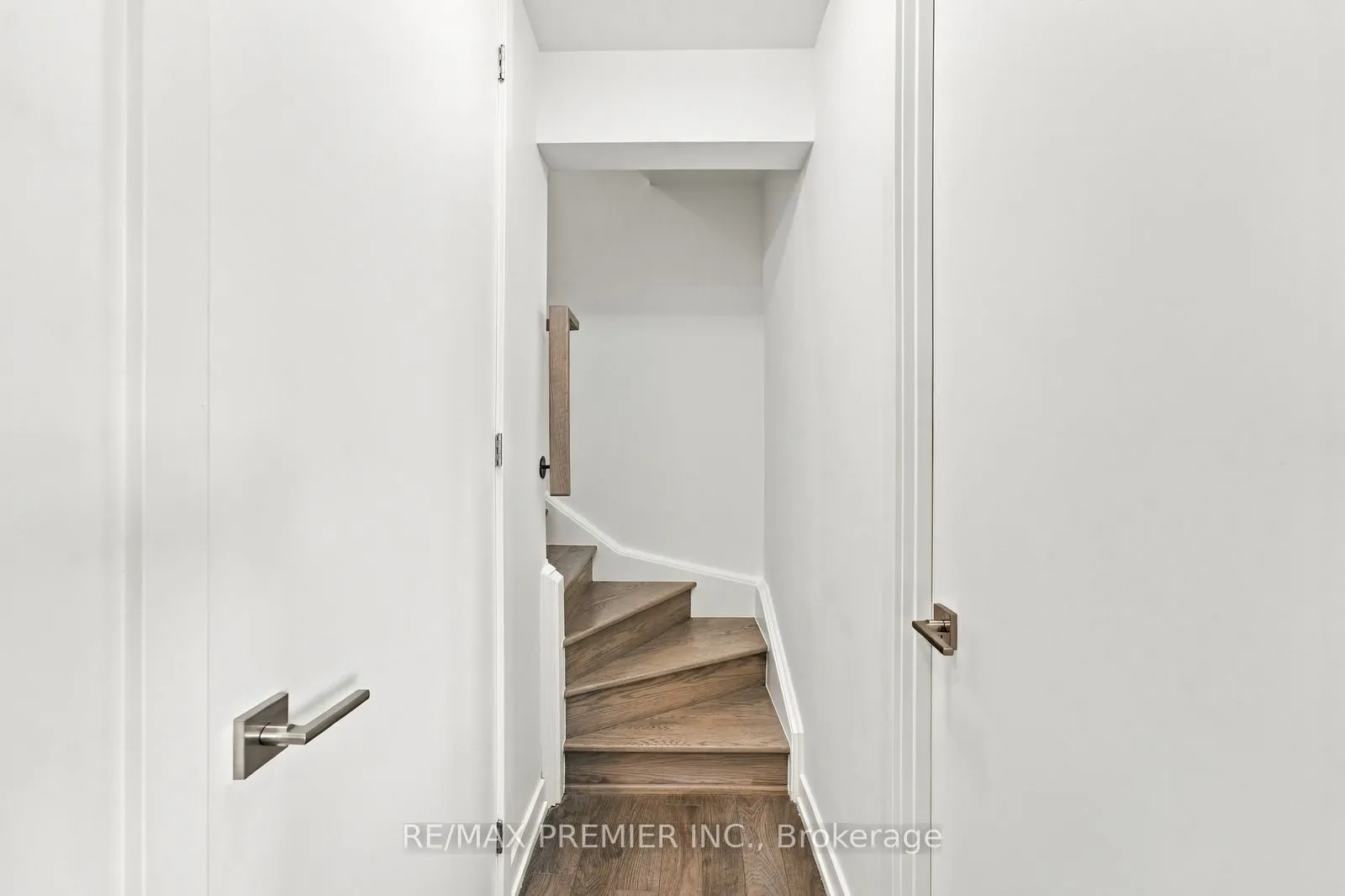8 Walder Lane #102