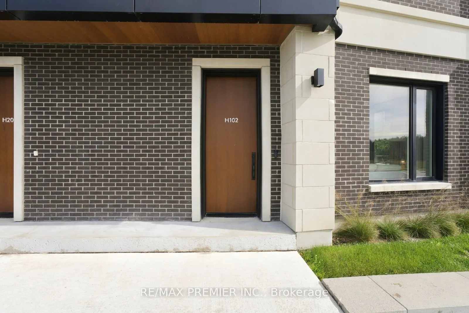 8 Walder Lane #102
