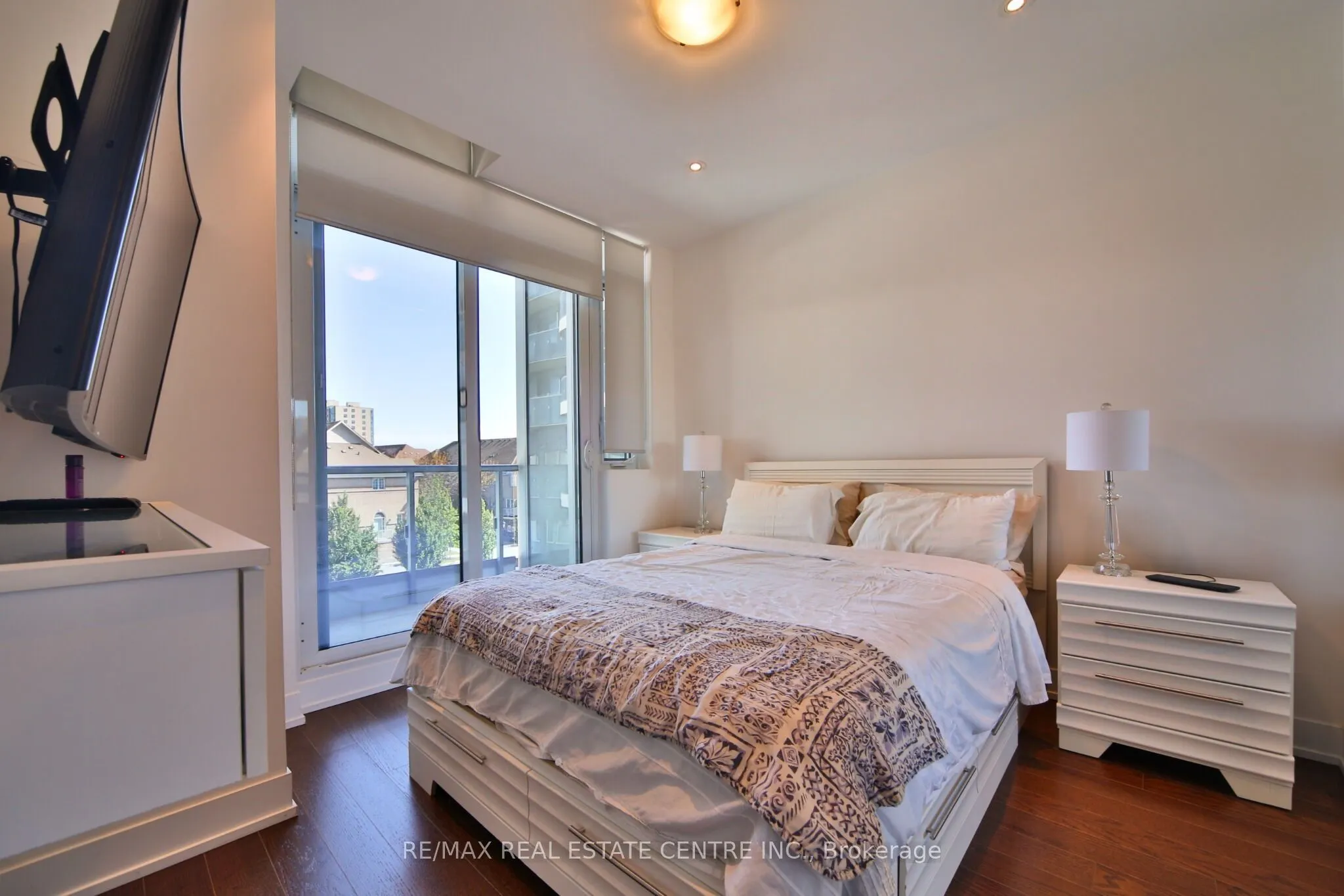9471 Yonge Street #315