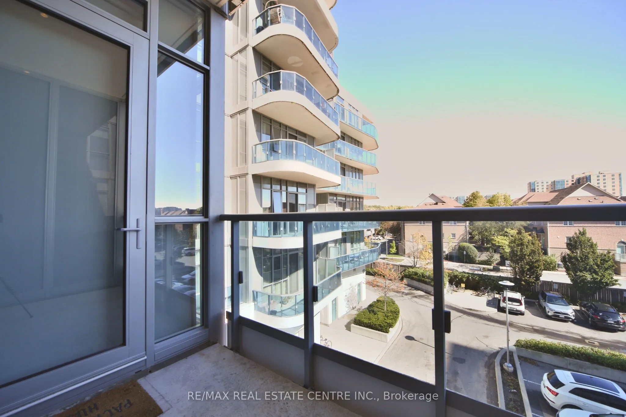 9471 Yonge Street #315