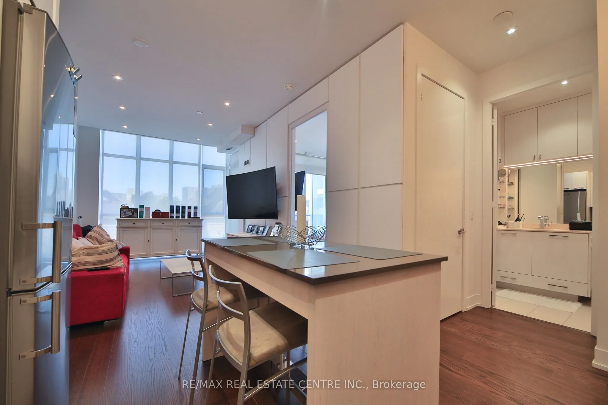 9471 Yonge Street #315