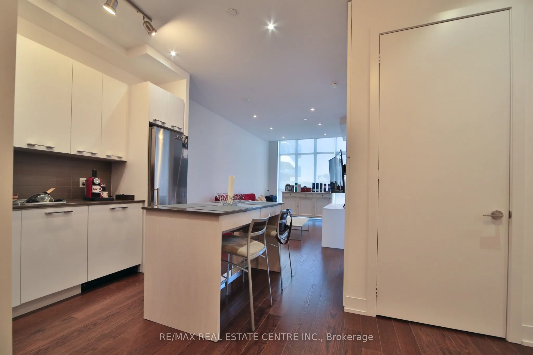 9471 Yonge Street #315