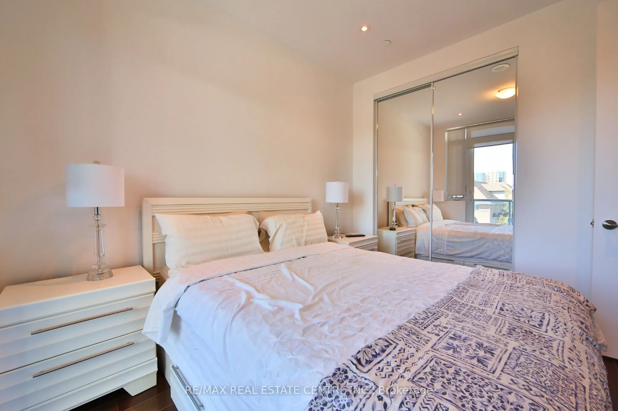 9471 Yonge Street #315