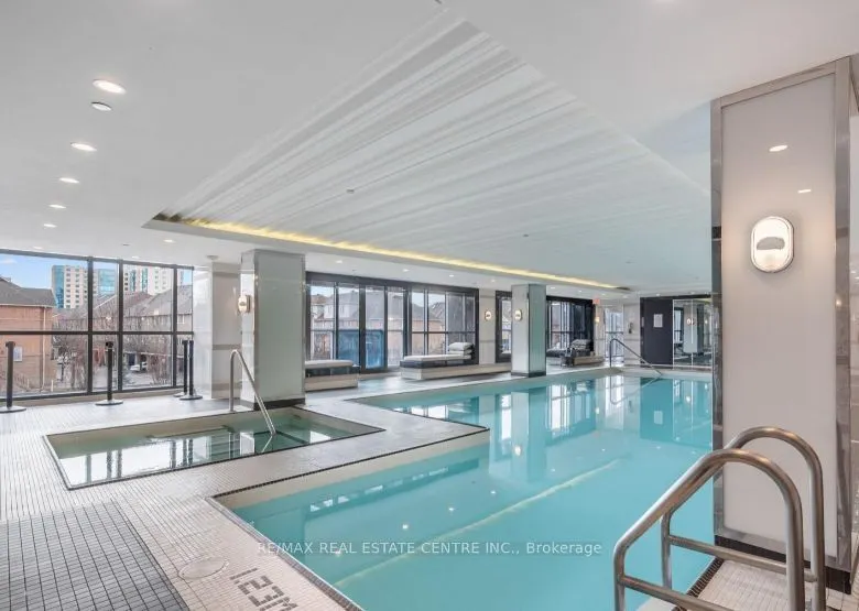 9471 Yonge Street #315