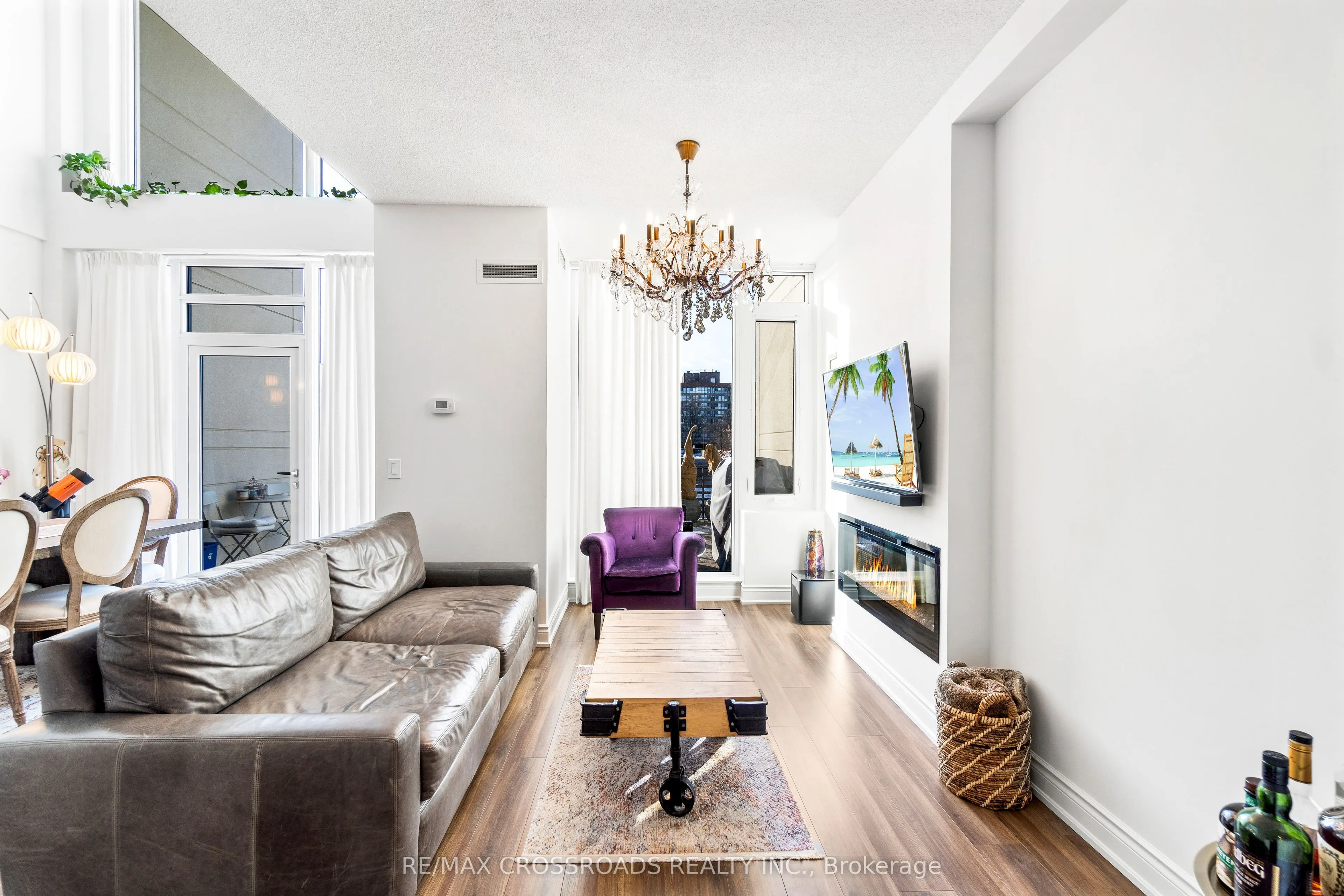 9618 Yonge Street #TH102