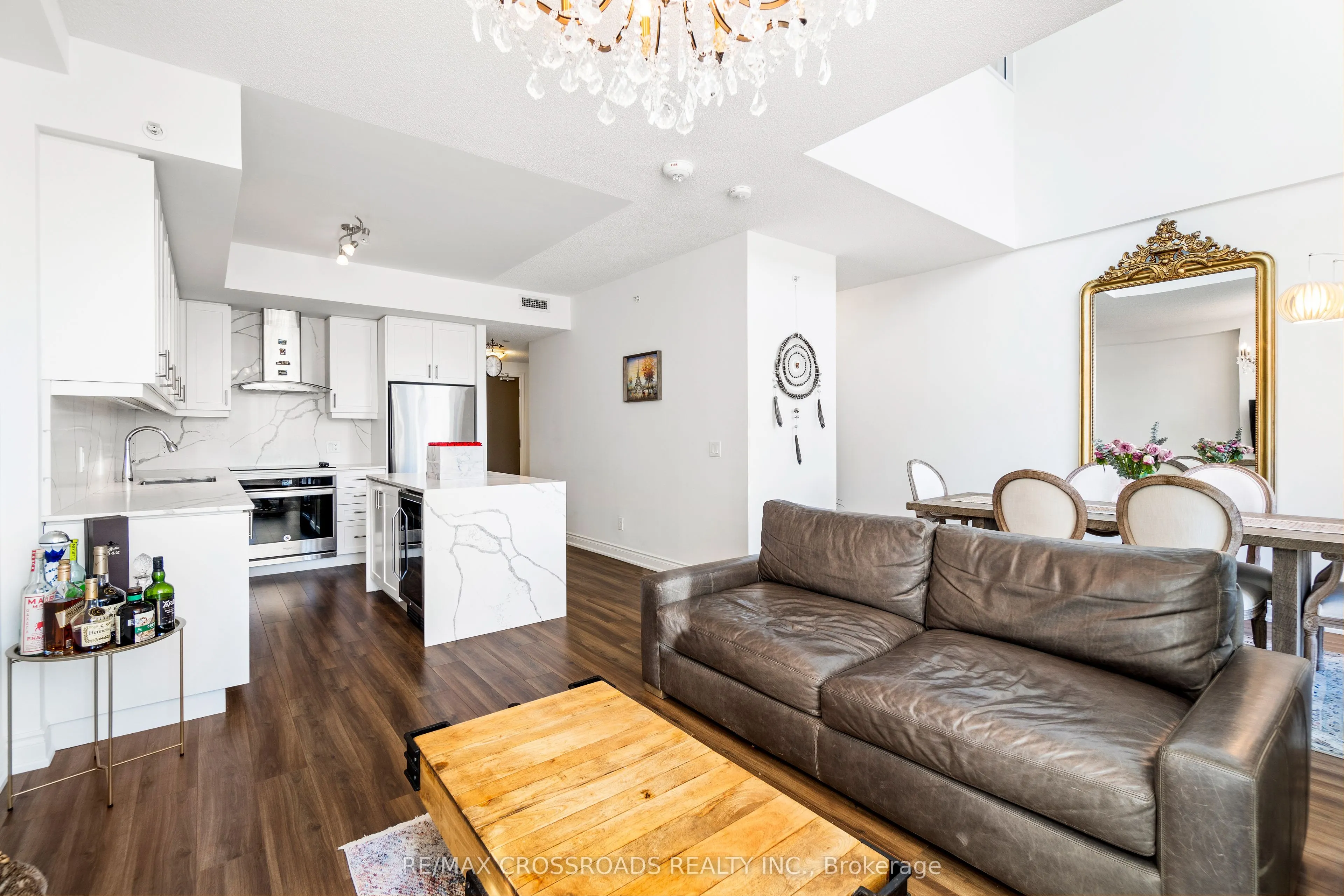 9618 Yonge Street #TH102