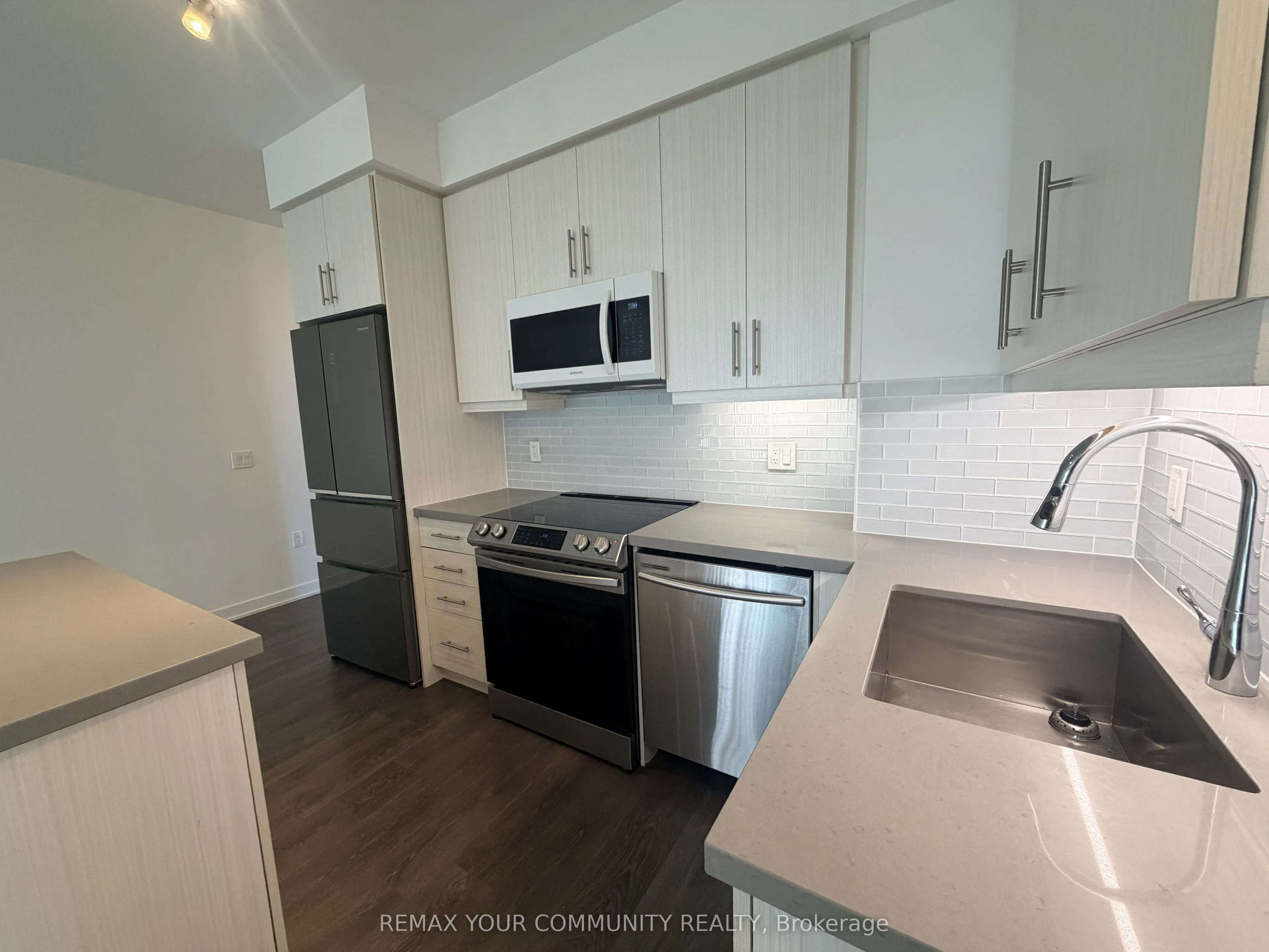 75 Oneida Crescent #1809