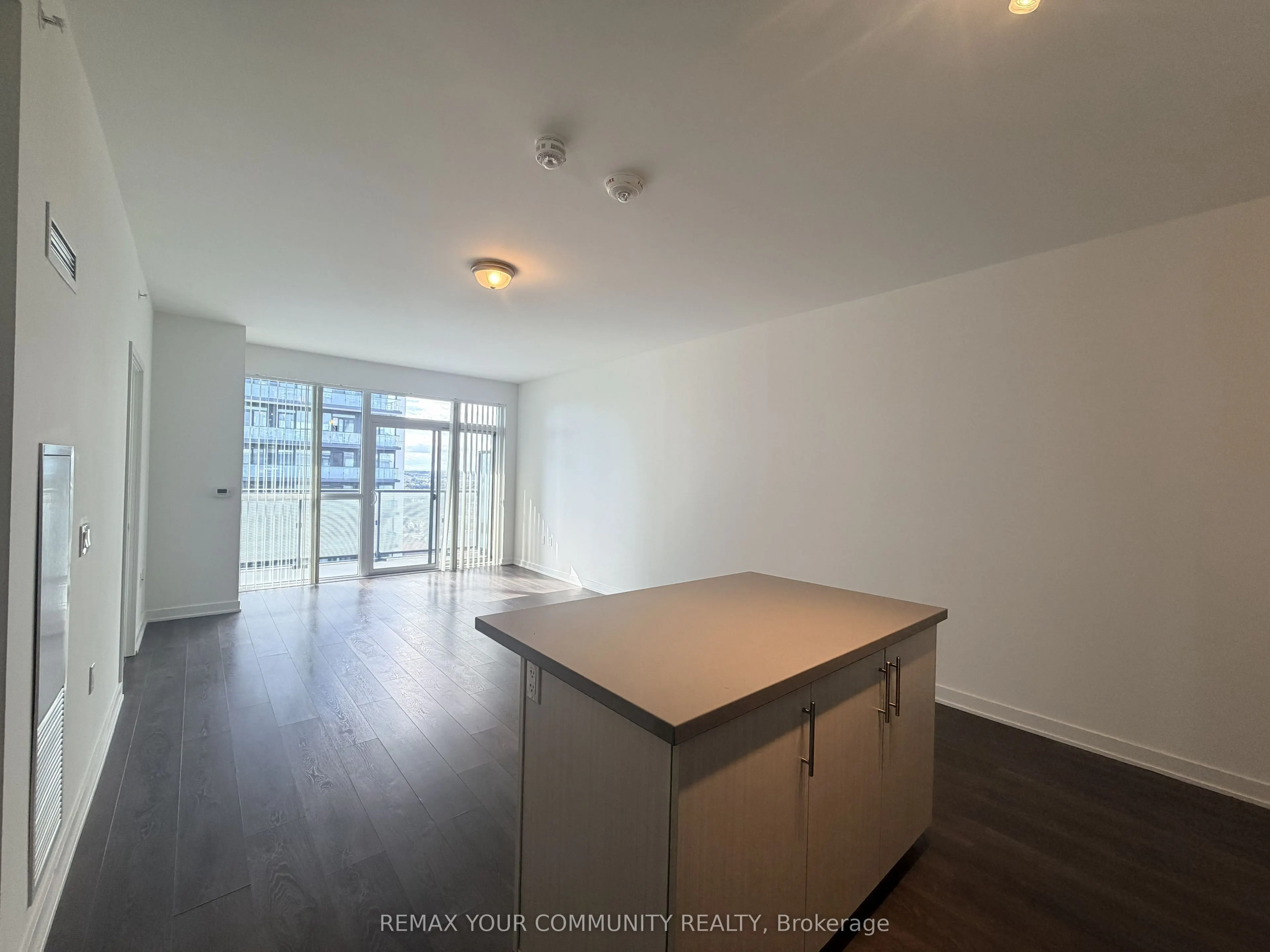 75 Oneida Crescent #1809