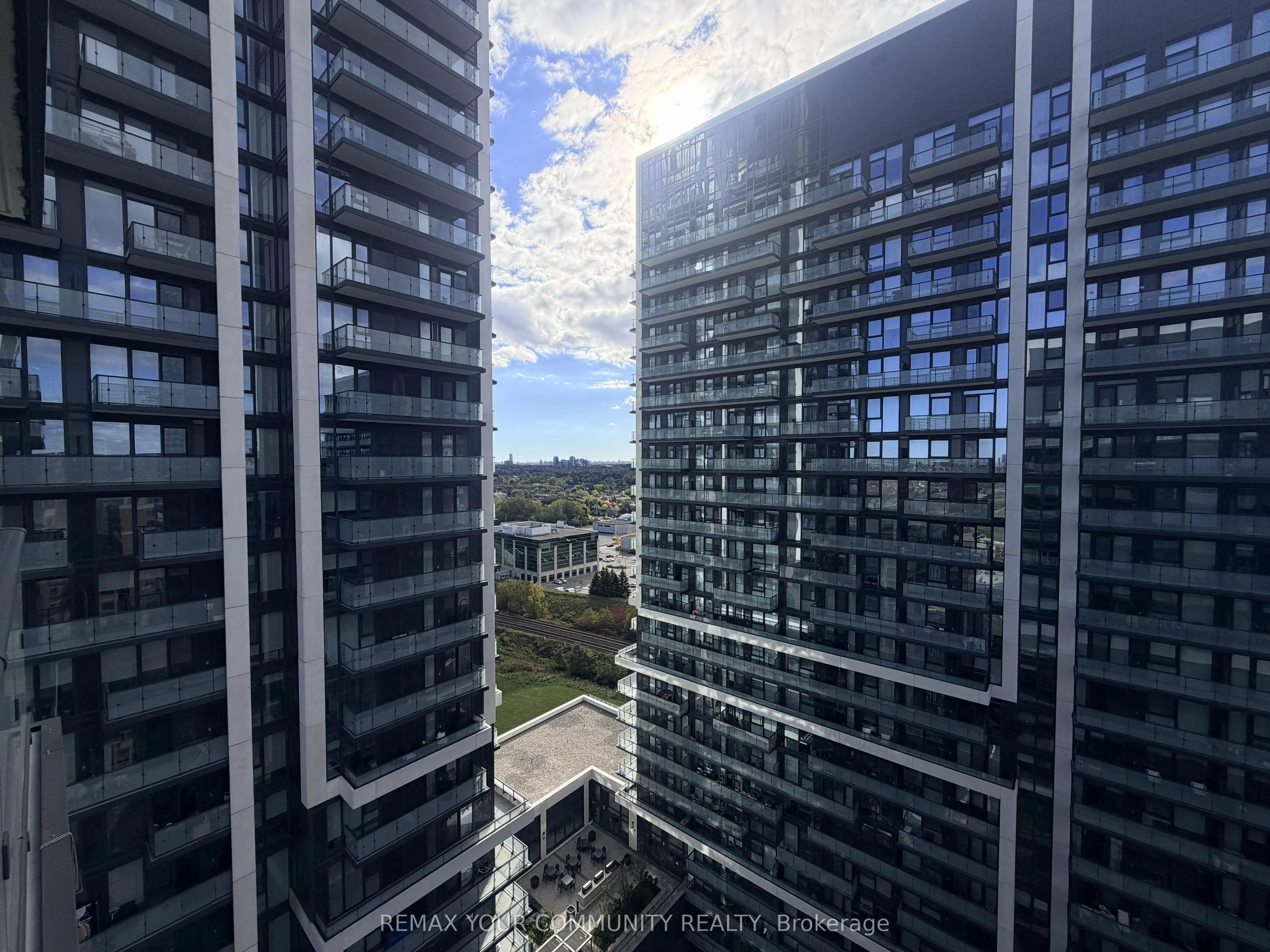 75 Oneida Crescent #1809