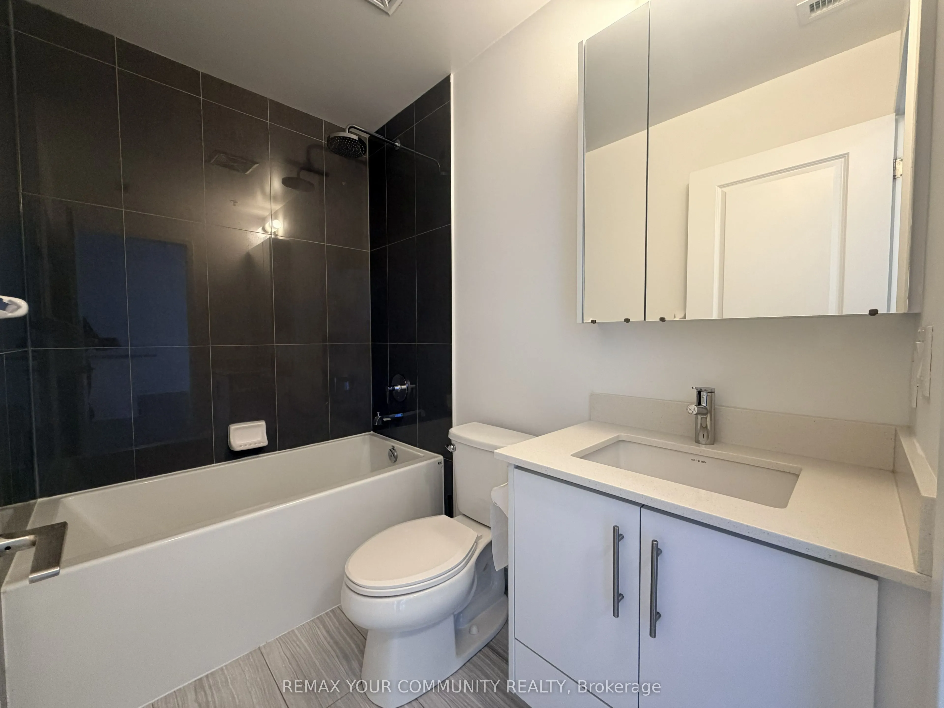 75 Oneida Crescent #1809
