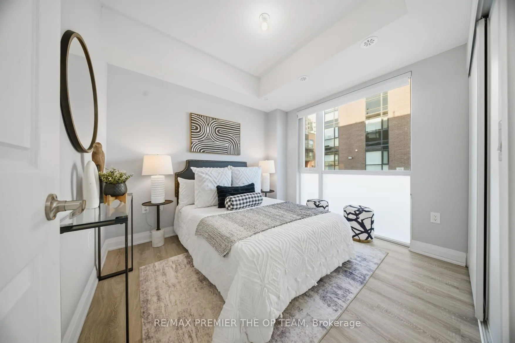 48 Coles Avenue #702