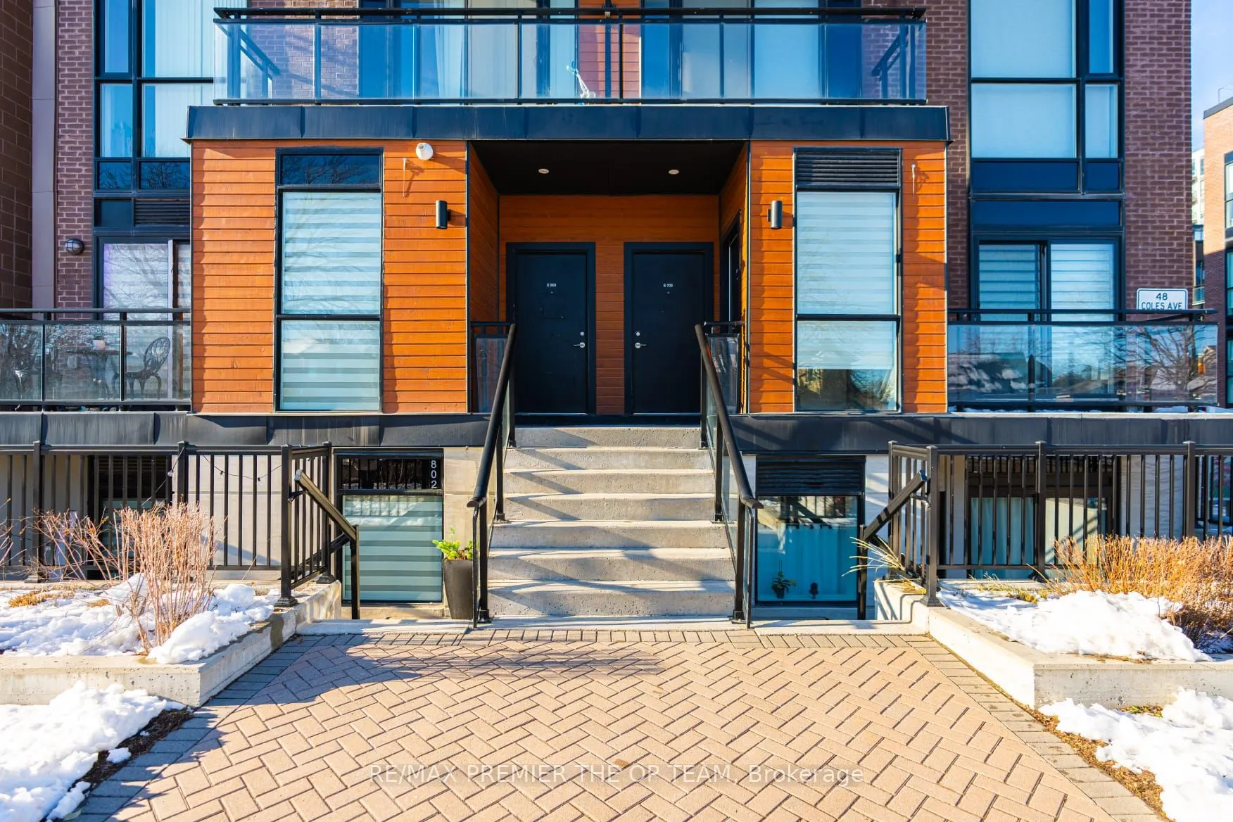 48 Coles Avenue #702
