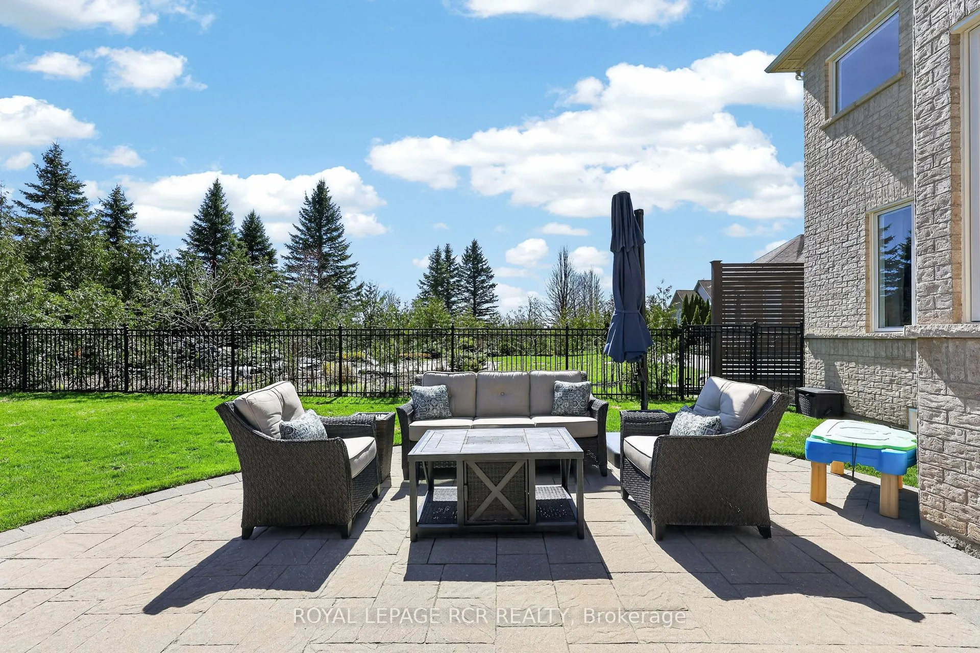 14 Emerald Heights Drive