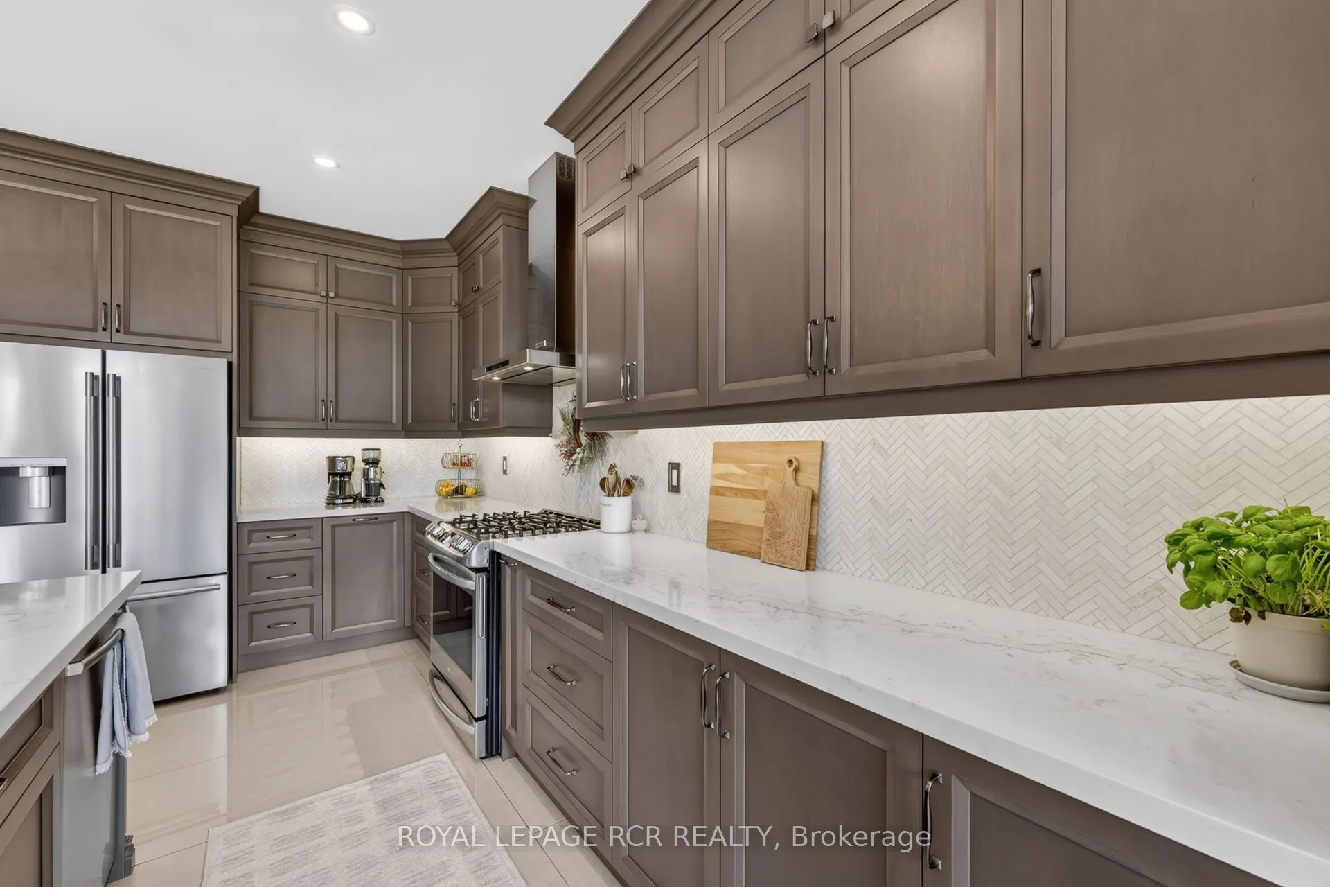 14 Emerald Heights Drive