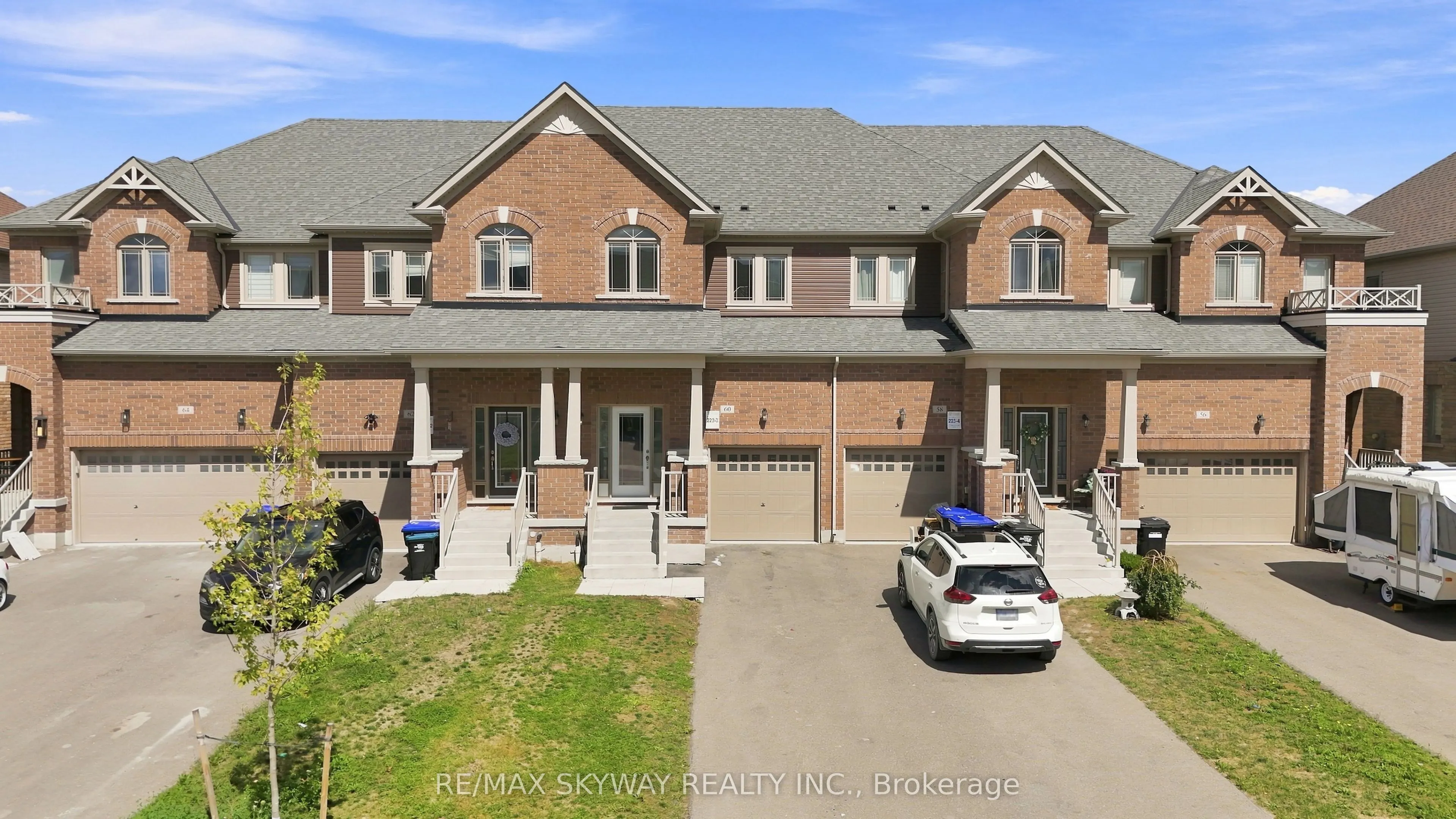 60 Lorne Thomas Place