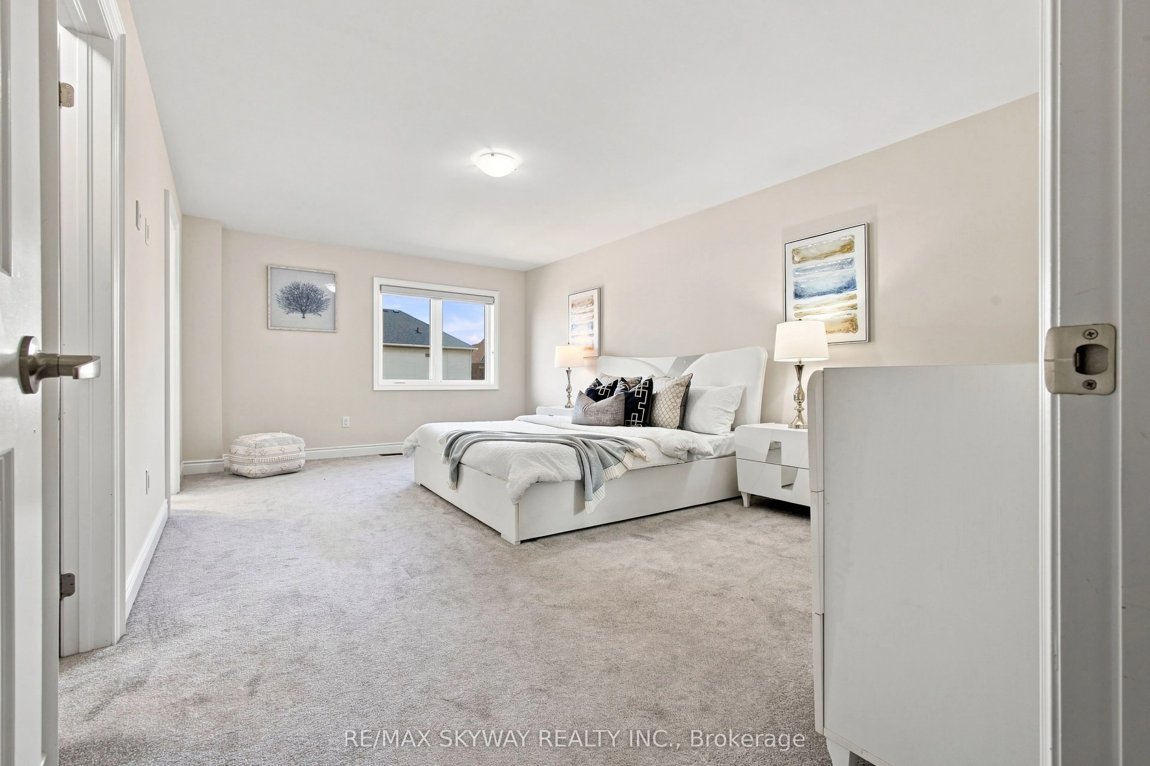 60 Lorne Thomas Place