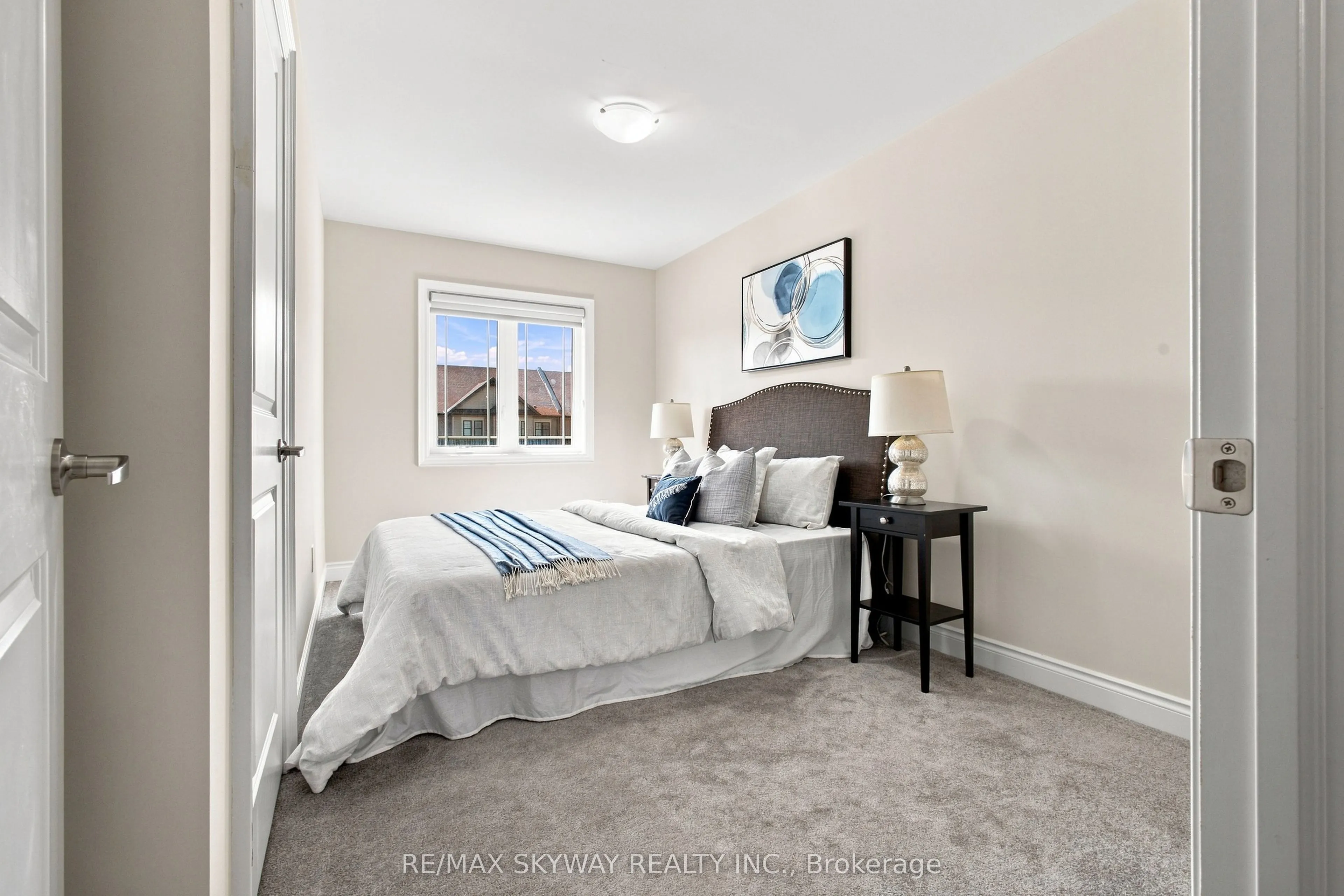 60 Lorne Thomas Place