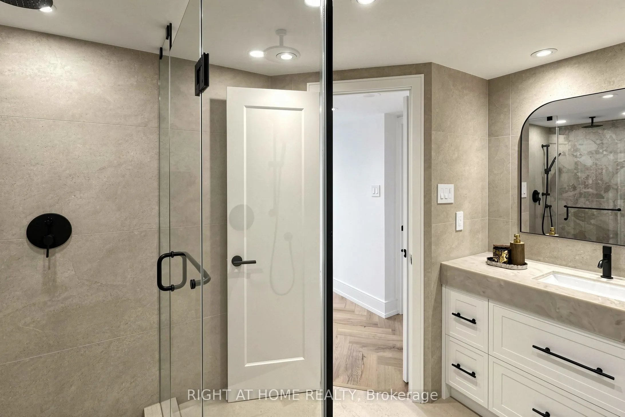 7 Townsgate Drive #1506